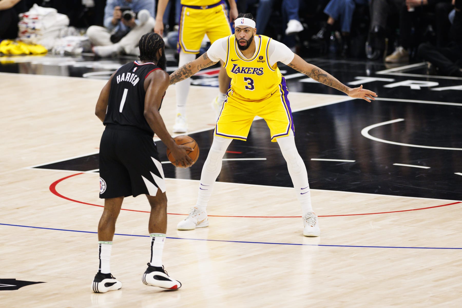 LOS ANGELES, CA - FEBRUARY 28: Los Angeles Lakers forward Anthony Davis (3) defends against LA Clippers guard James Harden (1) during an NBA basketball game on February 28, 2024 at Crypto.com Arena in Los Angeles, CA. (Photo by Ric Tapia/Icon Sportswire via Getty Images)