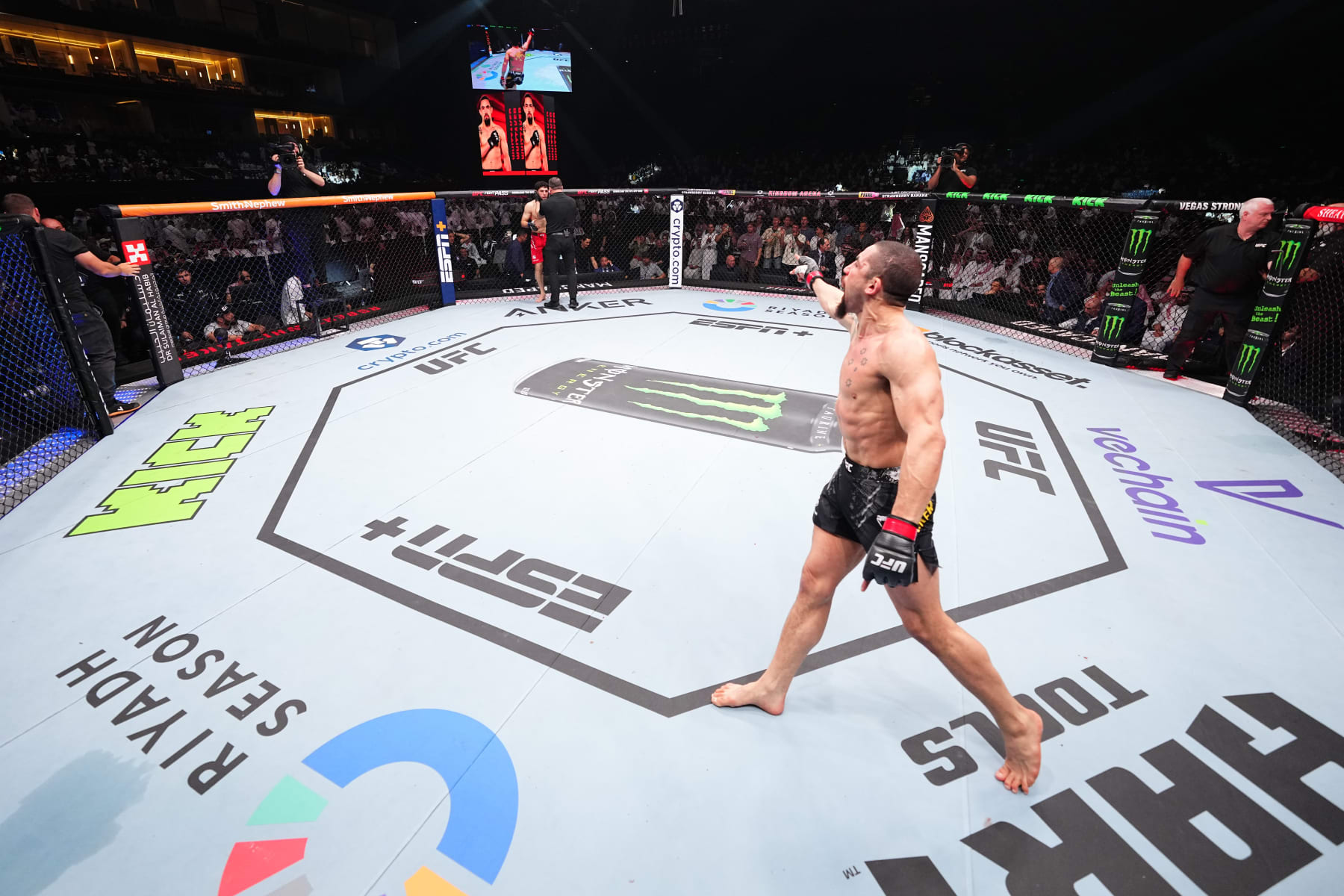 Robert Whittaker celebrates his win over Ikram Aliskerov.