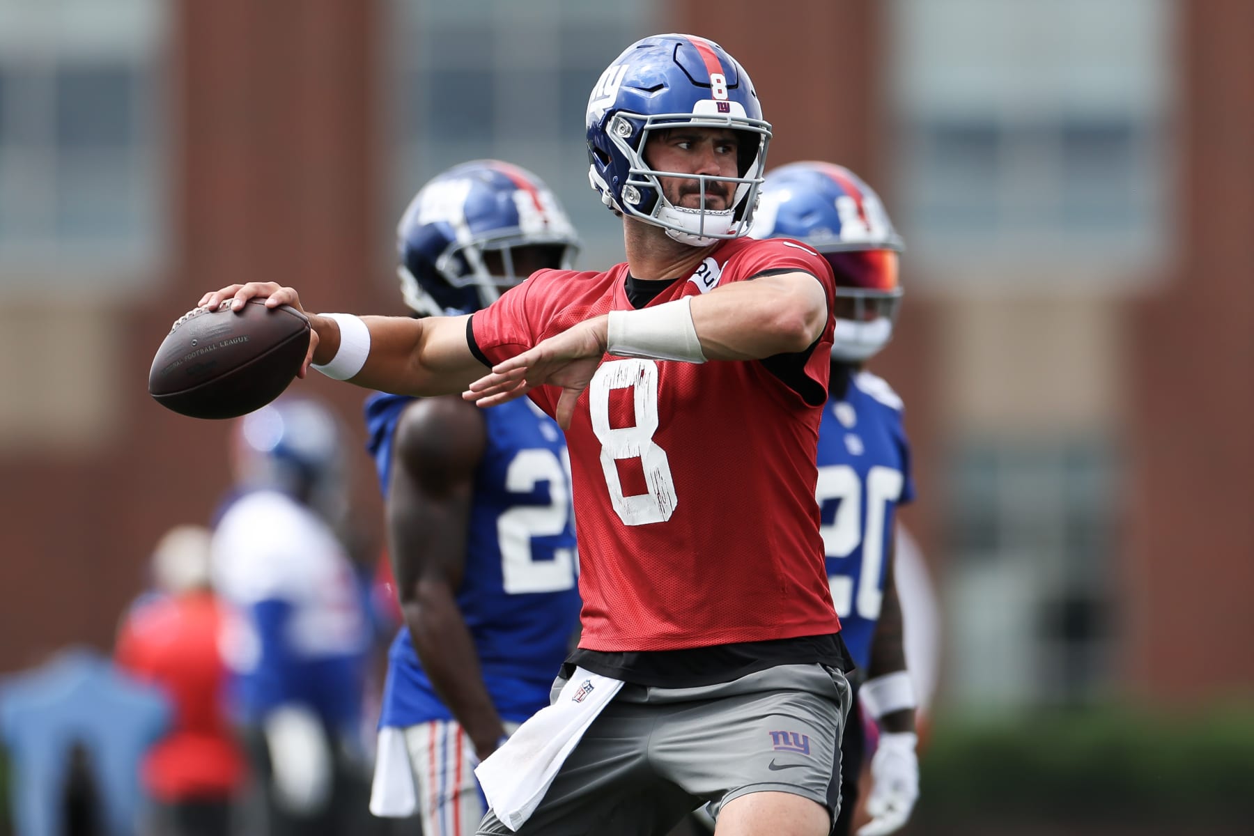 EAST RUTHERFORD, NEW JERSEY - JUNE 06: Daniel Jones #8 of the New York Giants throws the ball during New York Giants OTA Offseason Workouts at NY Giants Quest Diagnostics Training Center on June 06, 2024 in East Rutherford, New Jersey.  (Photo by Luke Hales/Getty Images)