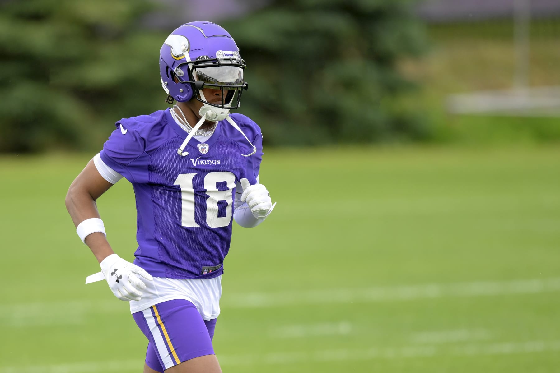 EAGAN, MN - JUNE 05: Minnesota Vikings wide receiver Justin Jefferson (18) gets into position during Minnesota Vikings Minicamp on June 5, 2024, at TCO Performance Center in Eagan, MN.(Photo by Nick Wosika/Icon Sportswire via Getty Images)
