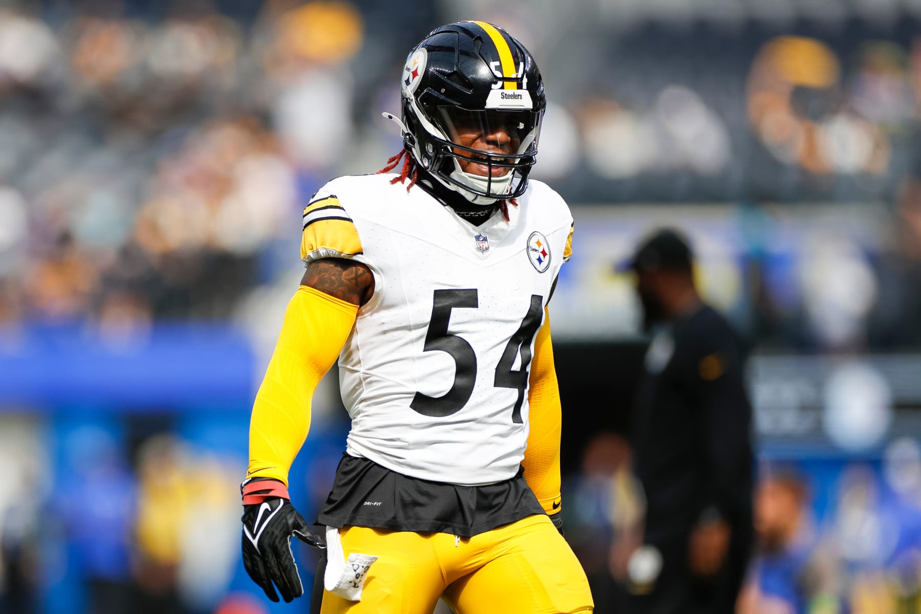 INGLEWOOD, CA - OCTOBER 22: Pittsburgh Steelers linebacker Kwon Alexander (54) warms up prior to an NFL regular season game between the Pittsburgh Steelers and the Los Angeles Rams on October 22, 2023, at SoFi Stadium in Inglewood, CA. (Photo by Brandon Sloter/Icon Sportswire via Getty Images)