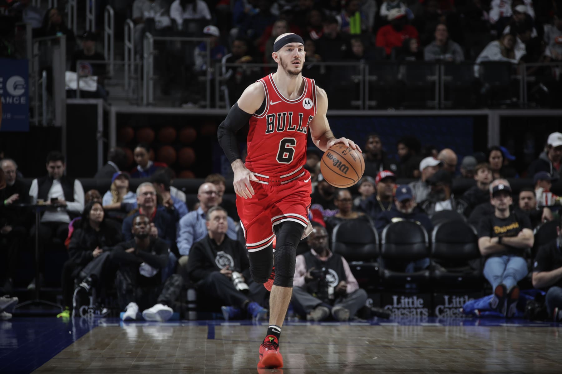 DETROIT, MI - APRIL 11: Alex Caruso #6 of the Chicago Bulls dribbles the ball during the game against the Detroit Pistons on April 11, 2024 at Little Caesars Arena in Detroit, Michigan. NOTE TO USER: User expressly acknowledges and agrees that, by downloading and/or using this photograph, User is consenting to the terms and conditions of the Getty Images License Agreement. Mandatory Copyright Notice: Copyright 2024 NBAE (Photo by Brian Sevald/NBAE via Getty Images)