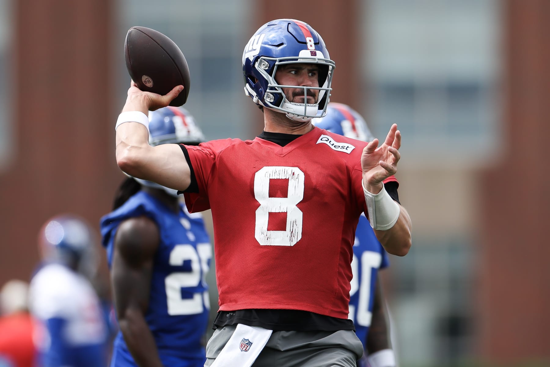 EAST RUTHERFORD, NEW JERSEY - JUNE 06: Daniel Jones #8 of the New York Giants throws the ball during New York Giants OTA Offseason Workouts at NY Giants Quest Diagnostics Training Center on June 06, 2024 in East Rutherford, New Jersey.  (Photo by Luke Hales/Getty Images)