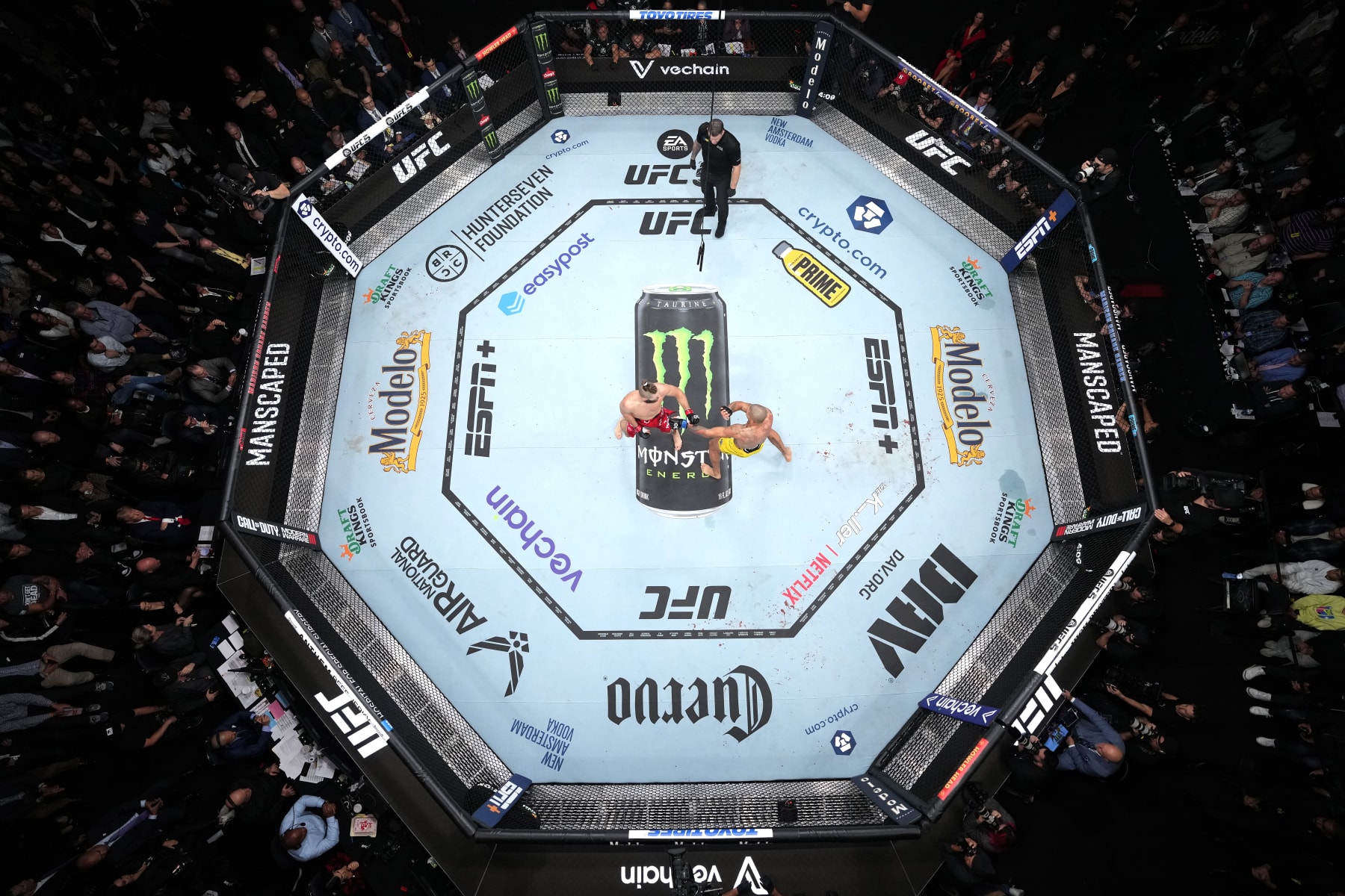 Alex Pereira and Jiri Prochazka trade punches in the centre of the Octagon at UFC 295 Alex Pereira and Jiri Prochazka trade punches in the centre of the Octagon at UFC 295