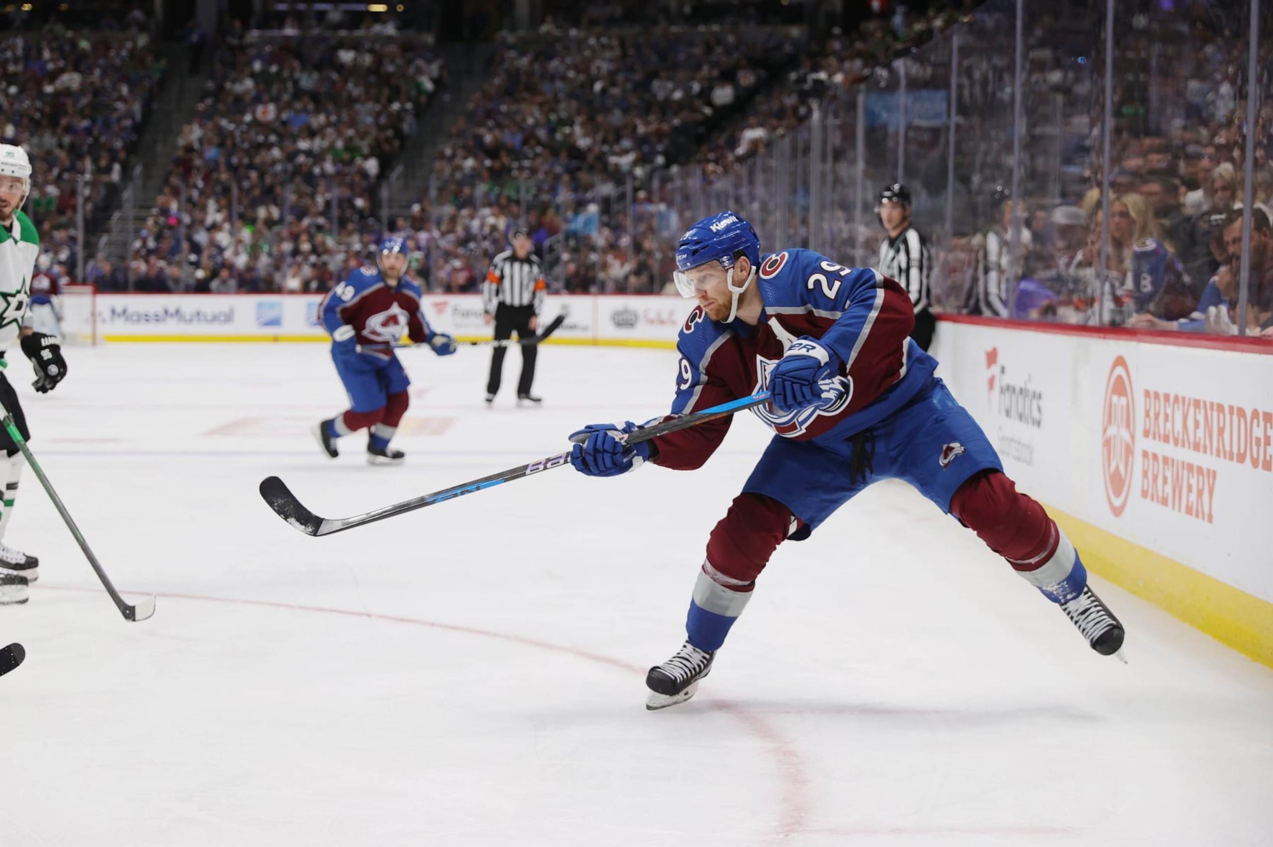 Nathan MacKinnon