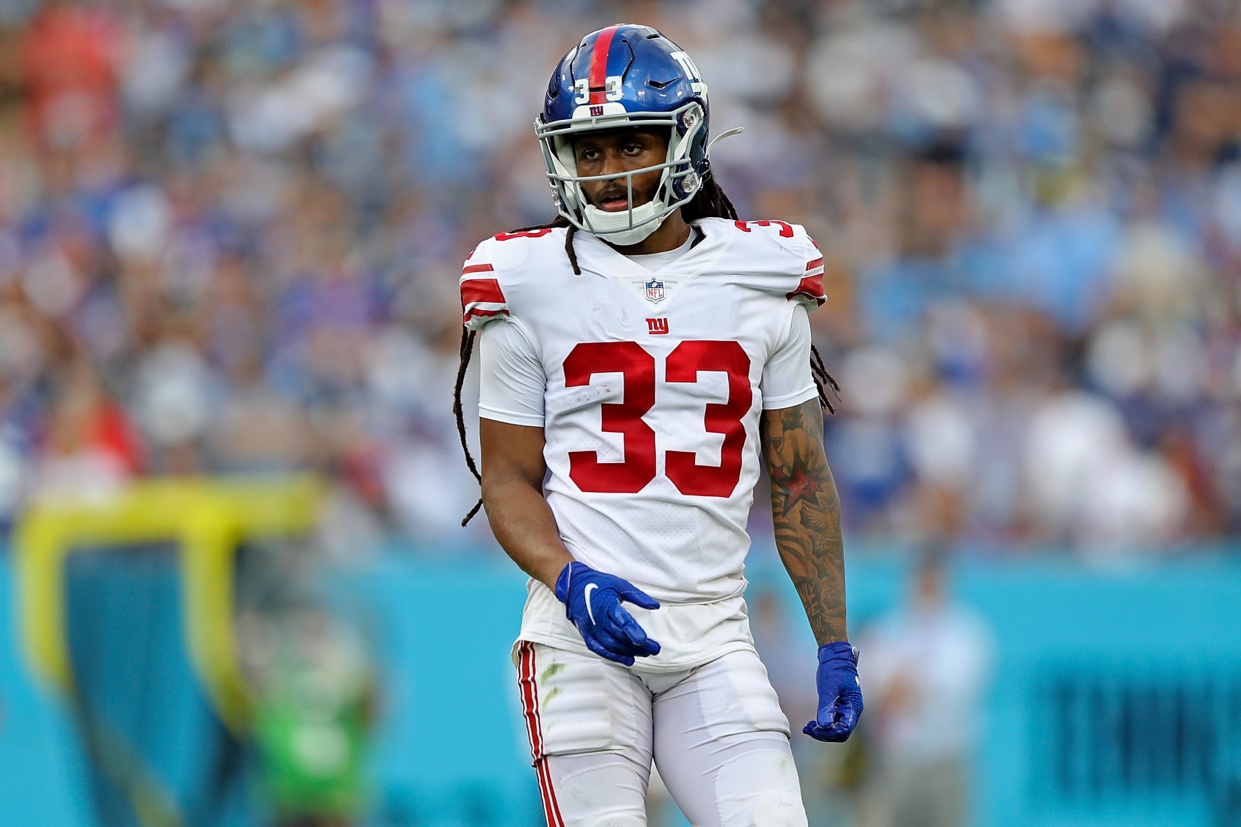 NASHVILLE, TENNESSEE - SEPTEMBER 11: Aaron Robinson #33 of the New York Giants during the game against the Tennessee Titans at Nissan Stadium on September 11, 2022 in Nashville, Tennessee. (Photo by Justin Ford/Getty Images)