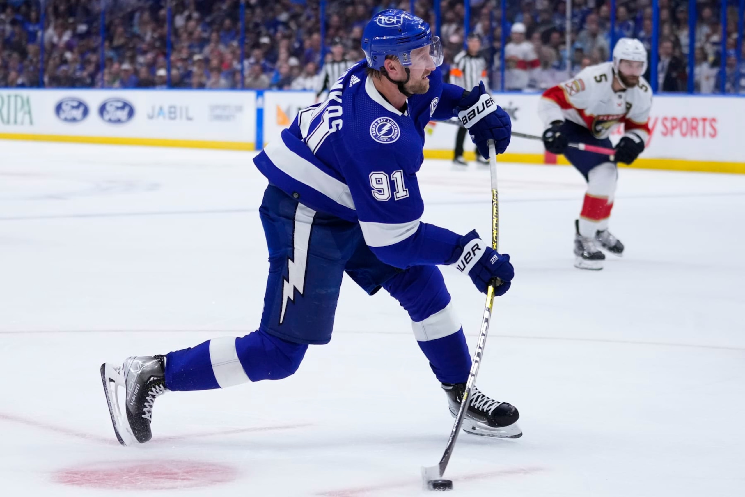 TAMPA, FLORIDA - APRIL 27: Steven Stamkos #91 of the Tampa Bay Lightning takes a shot against the Florida Panthers during the third period of Game Four of the First Round of the 2024 Stanley Cup Playoffs at Amalie Arena on April 27, 2024 in Tampa, Florida. (Photo by Rich Storry/Getty Images) TAMPA, FLORIDA - APRIL 27: Steven Stamkos #91 of the Tampa Bay Lightning takes a shot against the Florida Panthers during the third period of Game Four of the First Round of the 2024 Stanley Cup Playoffs at Amalie Arena on April 27, 2024 in Tampa, Florida. (Photo by Rich Storry/Getty Images)