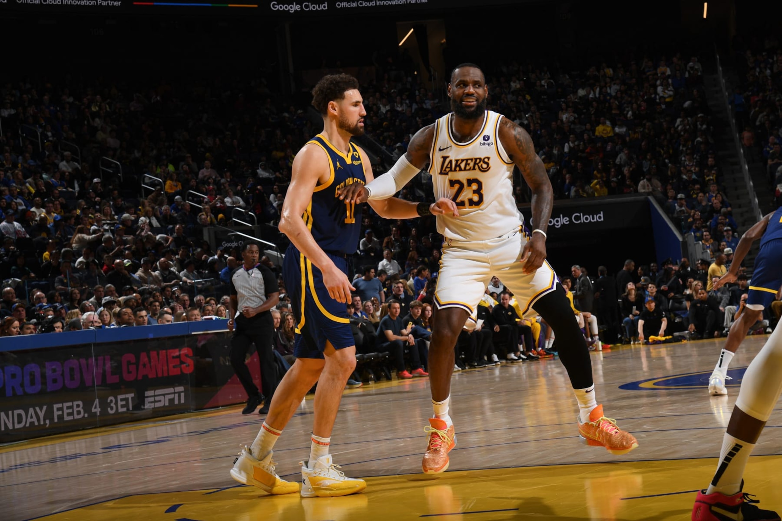 SAN FRANCISCO, CA - JANUARY 27: LeBron James #23 of the Los Angeles Lakers and Klay Thompson #11 of the Golden State Warriors play defense during the game on January 27, 2024 at Chase Center in San Francisco, California. NOTE TO USER: User expressly acknowledges and agrees that, by downloading and or using this photograph, user is consenting to the terms and conditions of Getty Images License Agreement. Mandatory Copyright Notice: Copyright 2024 NBAE (Photo by Noah Graham/NBAE via Getty Images) SAN FRANCISCO, CA - JANUARY 27: LeBron James #23 of the Los Angeles Lakers and Klay Thompson #11 of the Golden State Warriors play defense during the game on January 27, 2024 at Chase Center in San Francisco, California. NOTE TO USER: User expressly acknowledges and agrees that, by downloading and or using this photograph, user is consenting to the terms and conditions of Getty Images License Agreement. Mandatory Copyright Notice: Copyright 2024 NBAE (Photo by Noah Graham/NBAE via Getty Images)