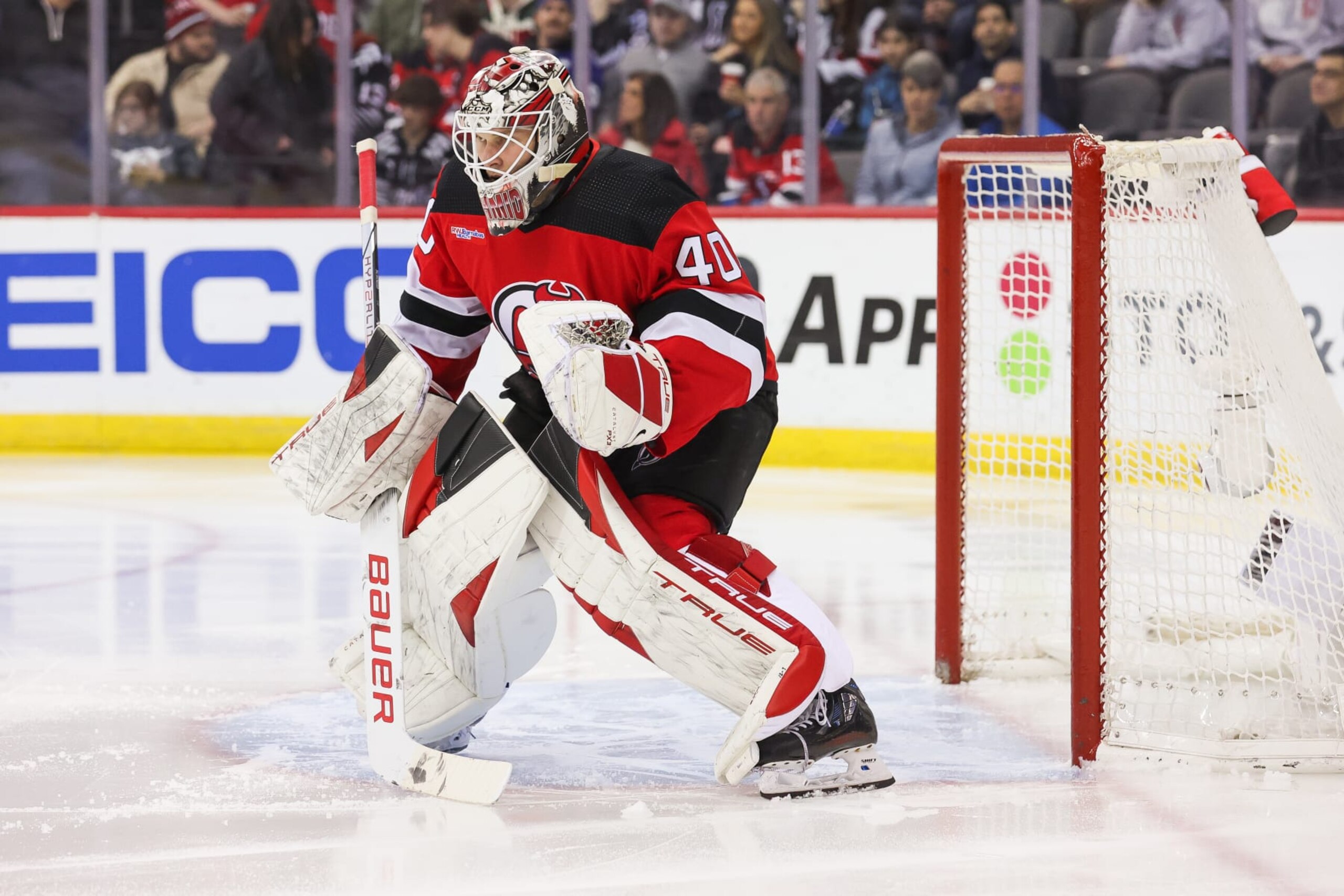NEWARK, NJ - FEBRUARY 25: New Jersey Devils goaltender Akira Schmid (40) tends the net during a game between the against the against the Tampa Bay Lightning and New Jersey Devils on February 25, 2024 at Prudential Center in the Newark, New Jersey. (Photo by Andrew Mordzynski/Icon Sportswire via Getty Images)