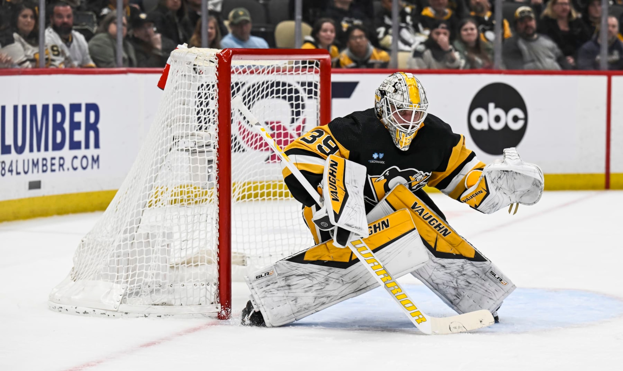 PITTSBURGH, PA - APRIL 13: Pittsburgh Penguins goaltender Alex Nedeljkovic (39) tends net during the first period in the NHL game between the Pittsburgh Penguins and the Boston Bruins on April 13, 2024, at PPG Paints Arena in Pittsburgh, PA. (Photo by Jeanine Leech/Icon Sportswire via Getty Images)