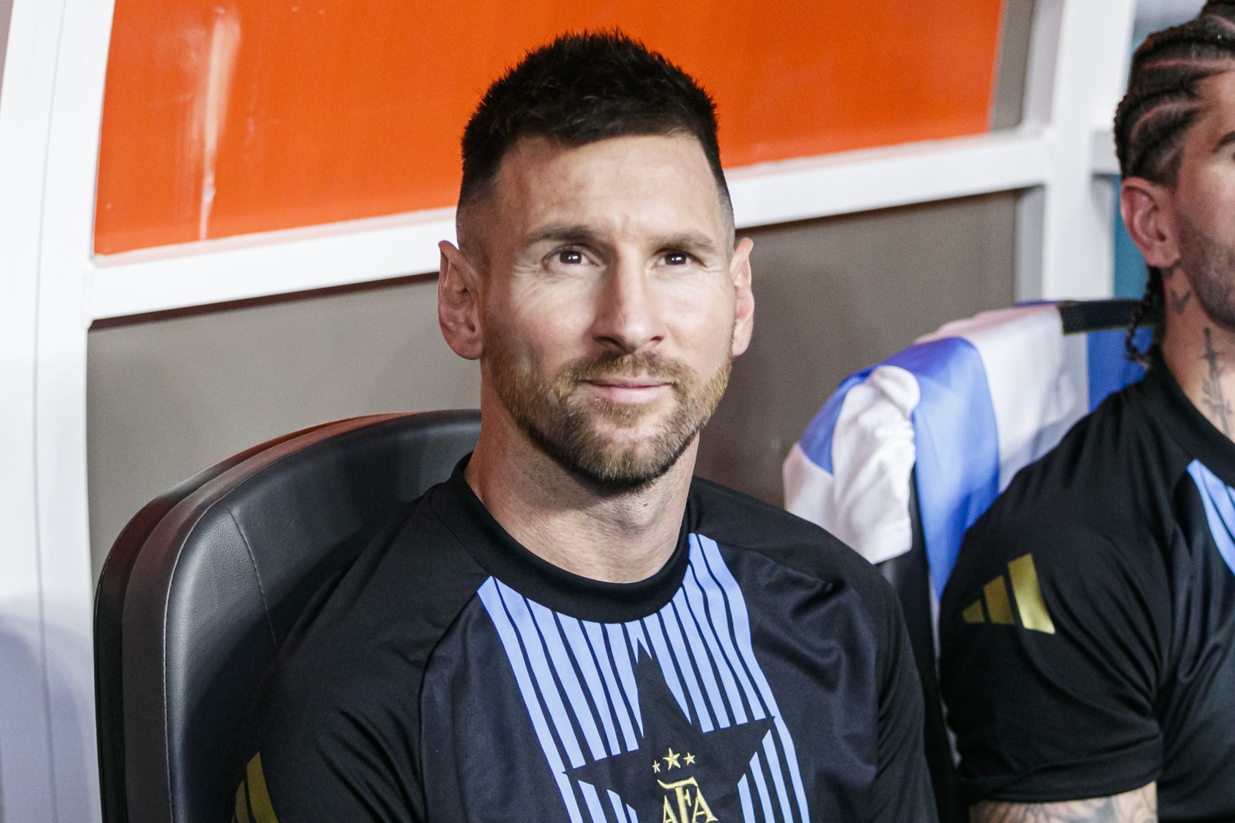 MIAMI GARDENS, FLORIDA - JUNE 29: Lionel Messi of Argentina on the bench prior to the CONMEBOL Copa America USA Group Stage match between Argentina and Peru at Hard Rock Stadium on June 29, 2024 in Miami Gardens, Florida. (Photo by Carlos Sipán/Eurasia Sport Images/Getty Images)
