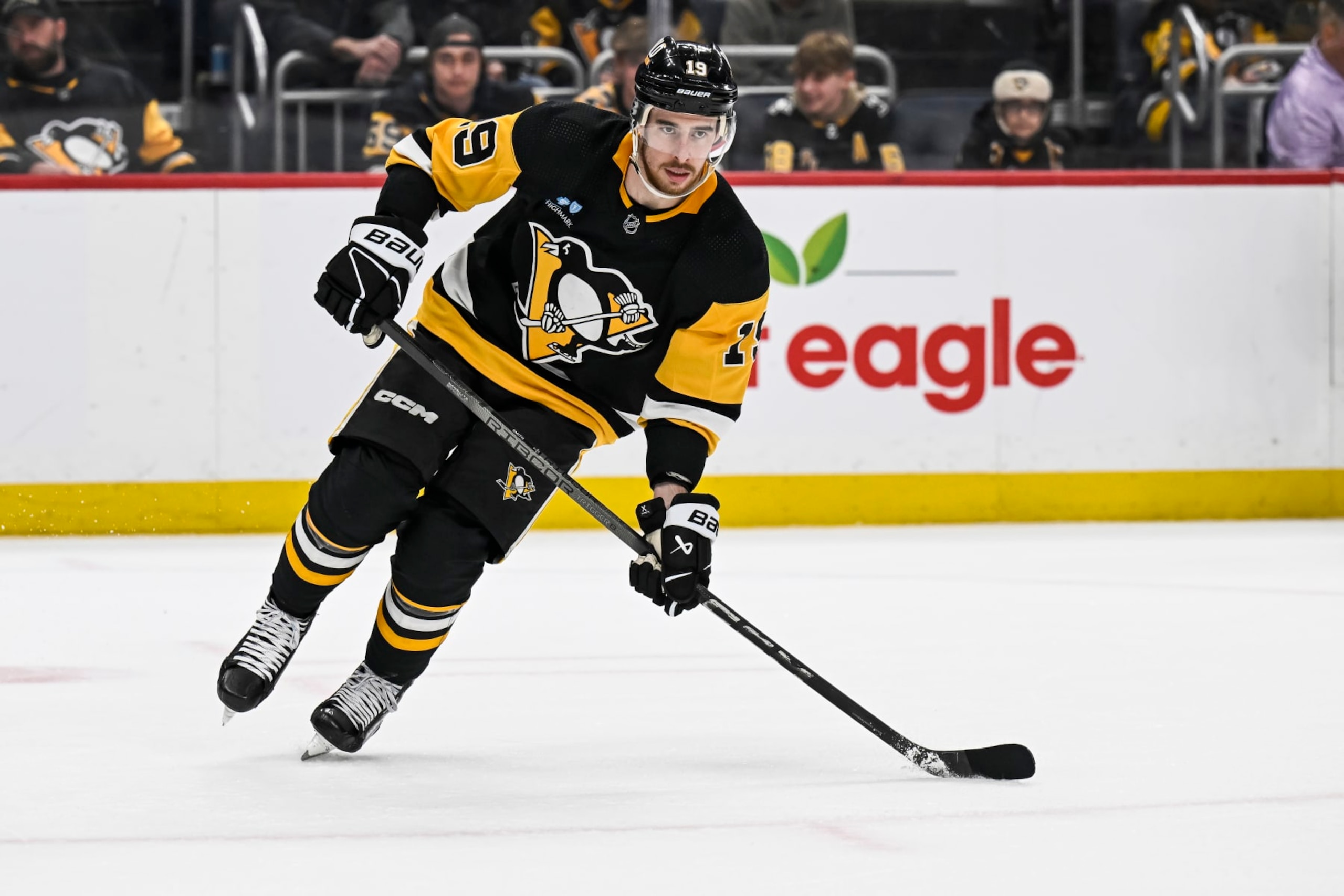 PITTSBURGH, PA - APRIL 13: Pittsburgh Penguins right wing Reilly Smith (19) skates during the third period in the NHL game between the Pittsburgh Penguins and the Boston Bruins on April 13, 2024, at PPG Paints Arena in Pittsburgh, PA. (Photo by Jeanine Leech/Icon Sportswire via Getty Images)