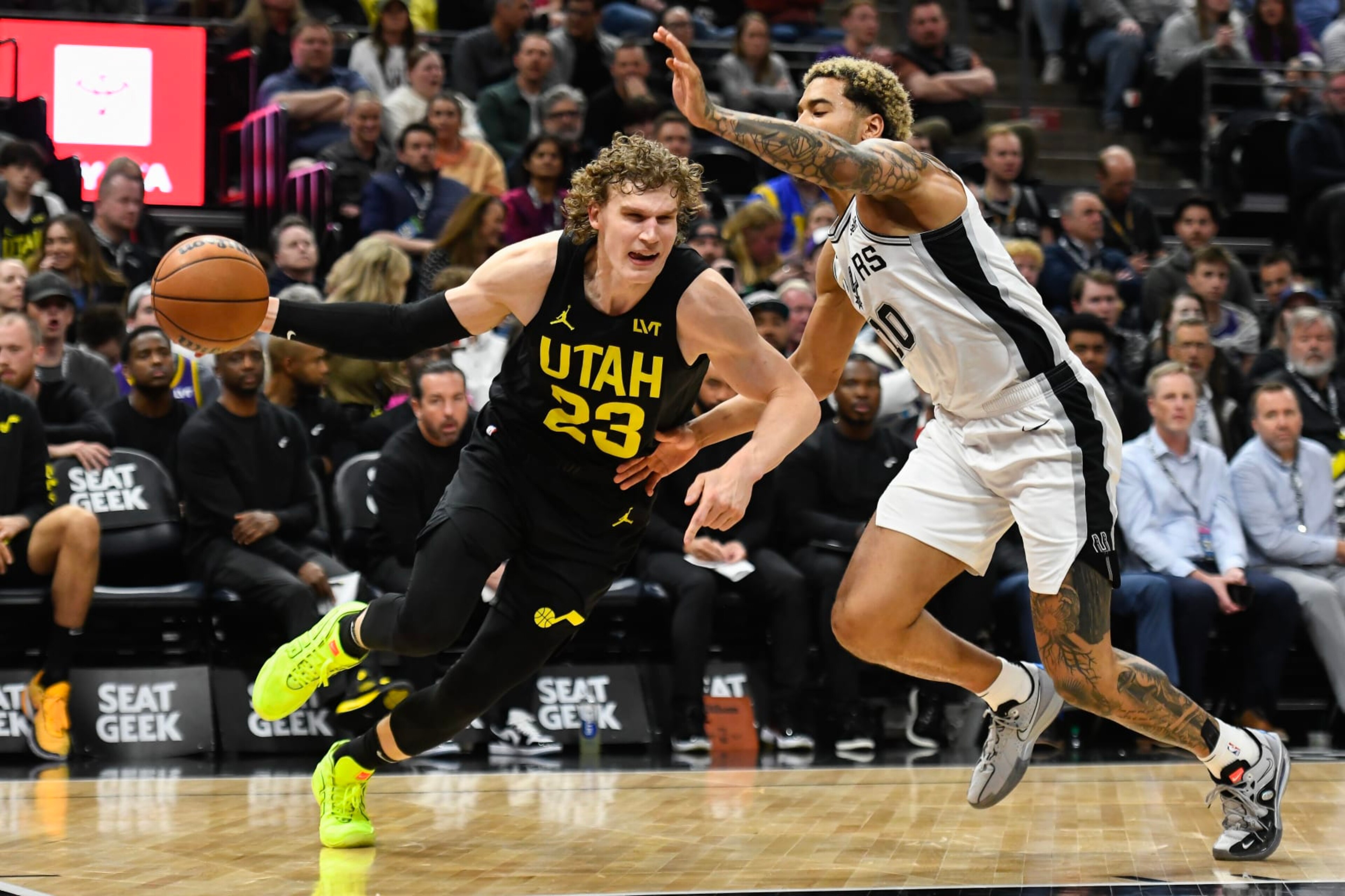 SALT LAKE CITY, UTAH - MARCH 27: Lauri Markkanen #23 of the Utah Jazz drives into Jeremy Sochan #10 of the San Antonio Spurs during the second half of a game at Delta Center on March 27, 2024 in Salt Lake City, Utah. NOTE TO USER: User expressly acknowledges and agrees that, by downloading and or using this photograph, User is consenting to the terms and conditions of the Getty Images License Agreement. (Photo by Alex Goodlett/Getty Images) SALT LAKE CITY, UTAH - MARCH 27: Lauri Markkanen #23 of the Utah Jazz drives into Jeremy Sochan #10 of the San Antonio Spurs during the second half of a game at Delta Center on March 27, 2024 in Salt Lake City, Utah. NOTE TO USER: User expressly acknowledges and agrees that, by downloading and or using this photograph, User is consenting to the terms and conditions of the Getty Images License Agreement. (Photo by Alex Goodlett/Getty Images)