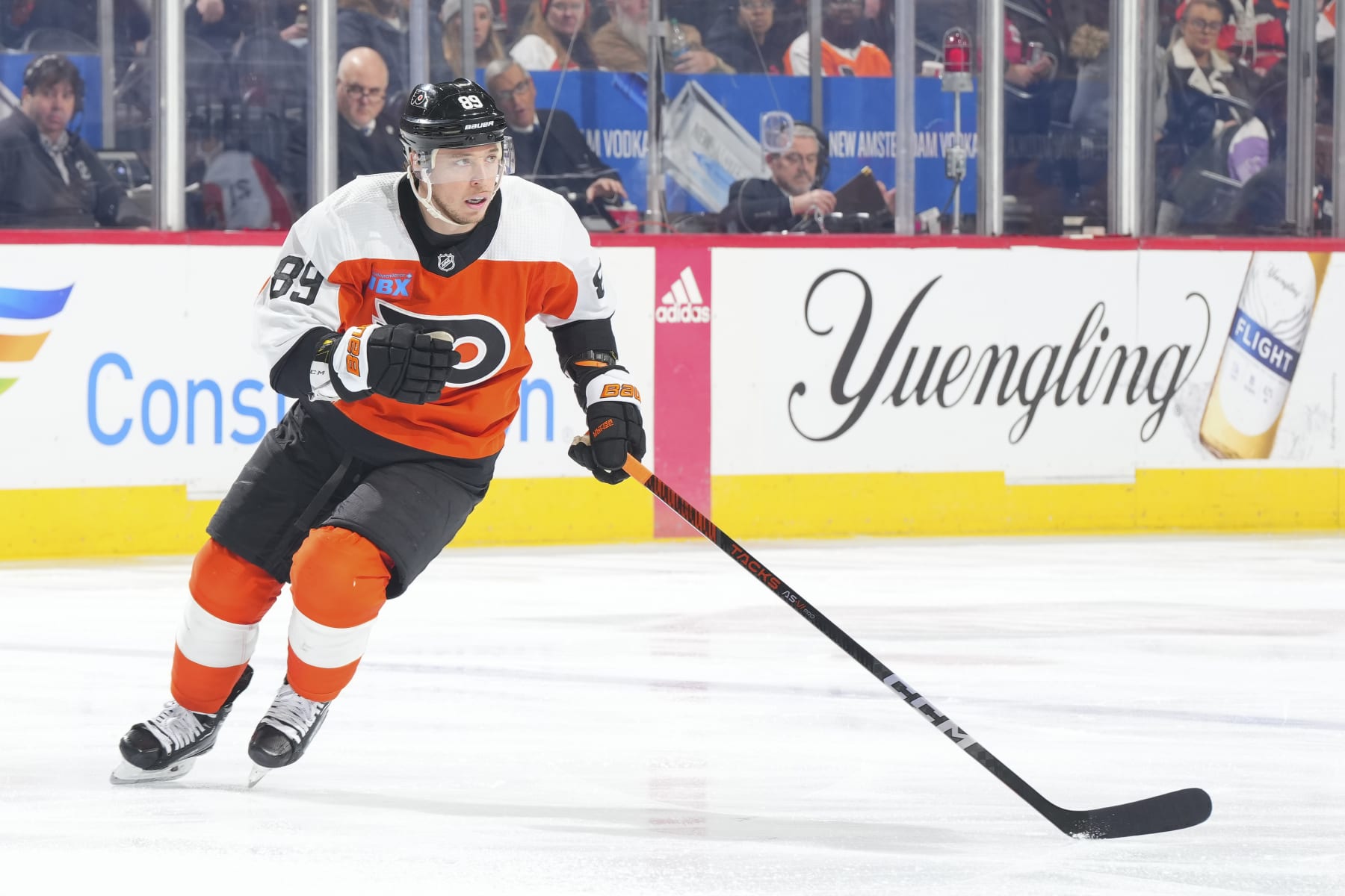 PHILADELPHIA, PENNSYLVANIA - JANUARY 20: Cam Atkinson #89 of the Philadelphia Flyers skates against the Colorado Avalanche at the Wells Fargo Center on January 20, 2024 in Philadelphia, Pennsylvania. The Colorado Avalanche defeated the Philadelphia Flyers 7-4. (Photo by Mitchell Leff/Getty Images)