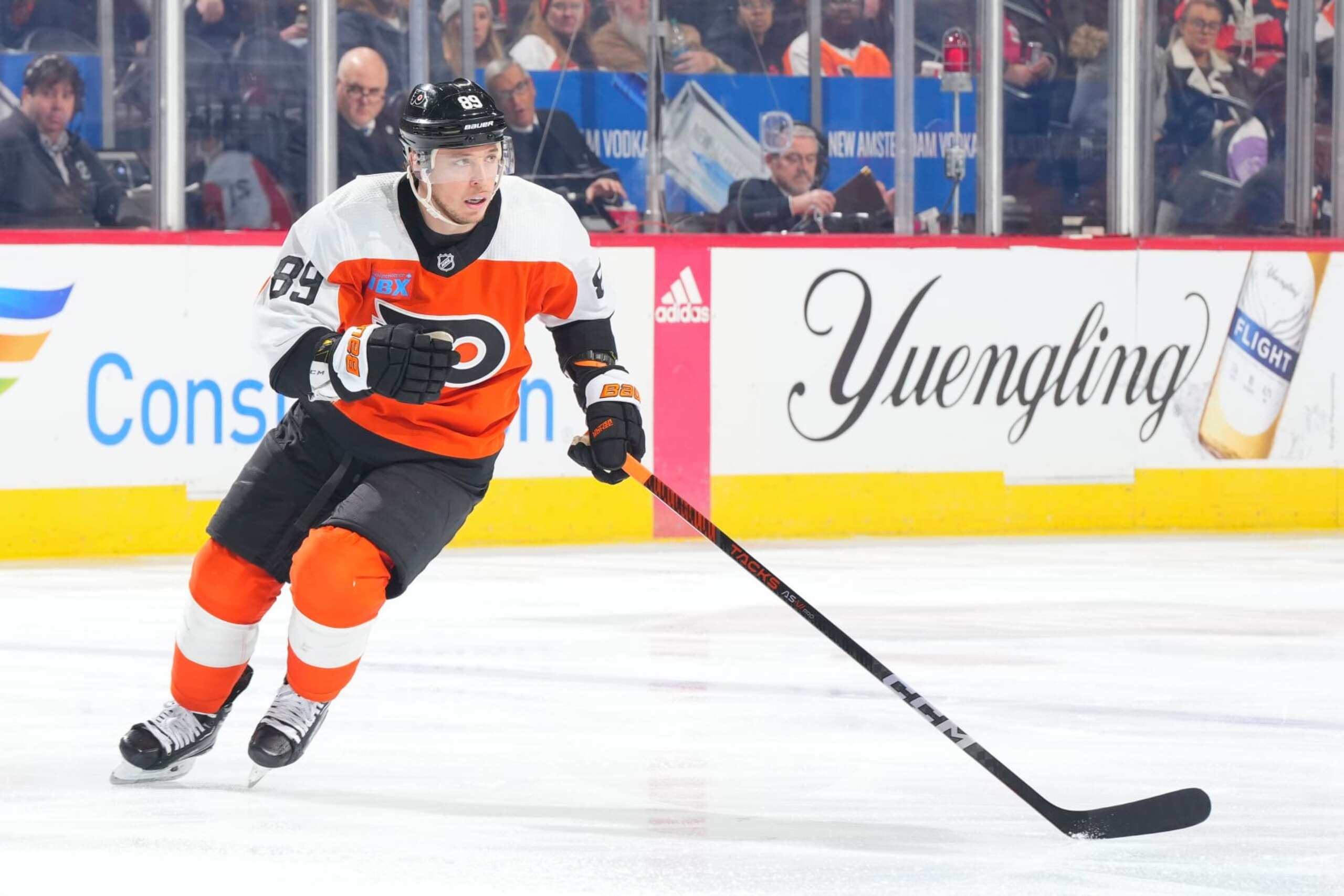 PHILADELPHIA, PENNSYLVANIA - JANUARY 20: Cam Atkinson #89 of the Philadelphia Flyers skates against the Colorado Avalanche at the Wells Fargo Center on January 20, 2024 in Philadelphia, Pennsylvania. The Colorado Avalanche defeated the Philadelphia Flyers 7-4. (Photo by Mitchell Leff/Getty Images)