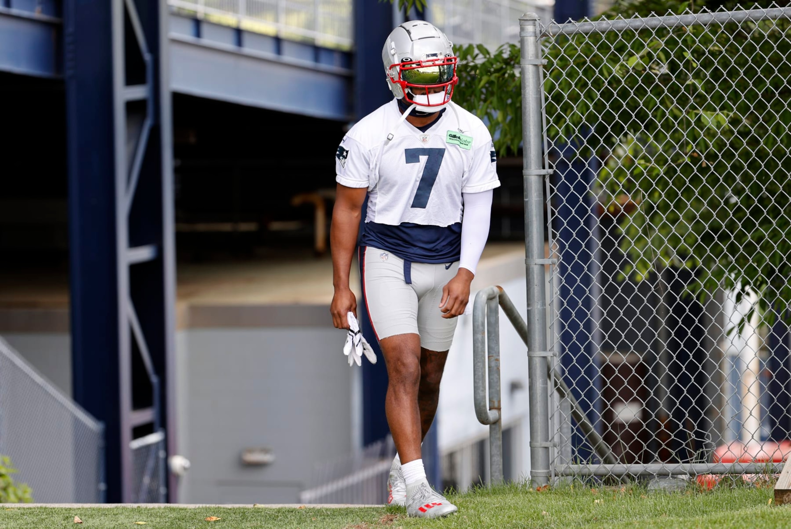 FOXBOROUGH, MA - JUNE 12: New England Patriots wide receiver JuJu Smith-Schuster (7) walks to the field during New England Patriots Minicamp on June 12, 2024, at The Patriots practice facility at Gillette Stadium in Foxborough, Massachusetts. (Photo by Fred Kfoury III/Icon Sportswire via Getty Images)