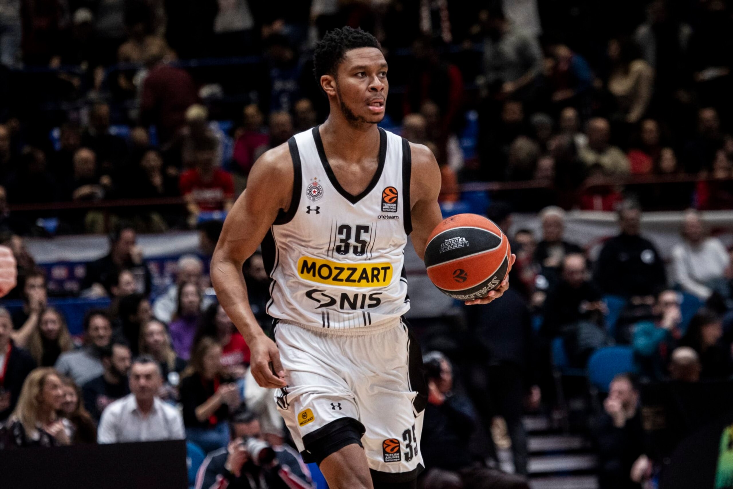 MILAN, ITALY - MARCH 08: PJ Dozier #35 of Partizan Mozzart Bet Belgrade in action during the Turkish Airlines EuroLeague Regular Season Round 28 match between EA7 Emporio Armani Milan and Partizan Mozzart Bet Belgrade at Forum on March 08, 2024 in Milan, Italy. (Photo by Roberto Finizio/Getty Images) MILAN, ITALY - MARCH 08: PJ Dozier #35 of Partizan Mozzart Bet Belgrade in action during the Turkish Airlines EuroLeague Regular Season Round 28 match between EA7 Emporio Armani Milan and Partizan Mozzart Bet Belgrade at Forum on March 08, 2024 in Milan, Italy. (Photo by Roberto Finizio/Getty Images)