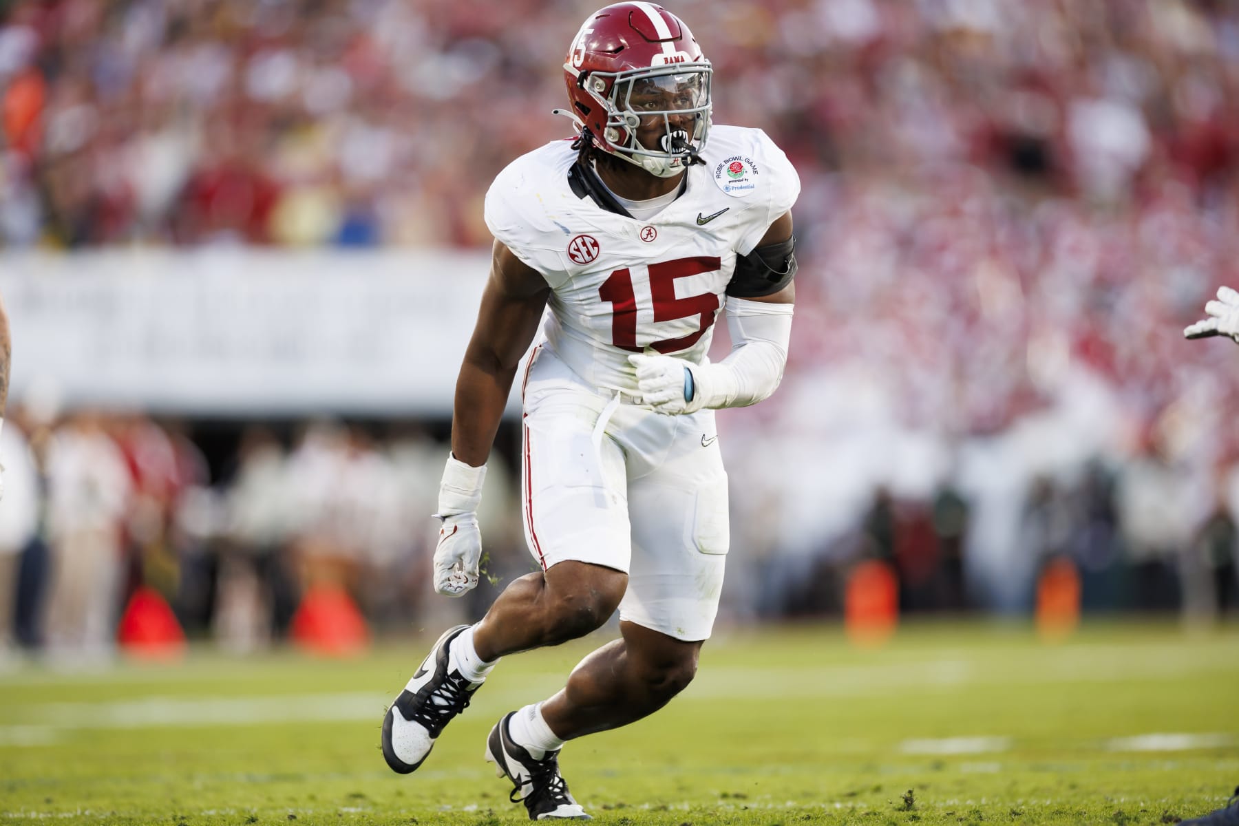 PASADENA, CALIFORNIA - JANUARY 01: Linebacker Dallas Turner #15 of the Alabama Crimson Tide runs around the edge during the CFP Semifinal Rose Bowl Game against the Michigan Wolverines at Rose Bowl Stadium on January 1, 2024 in Pasadena, California. (Photo by Ryan Kang/Getty Images)