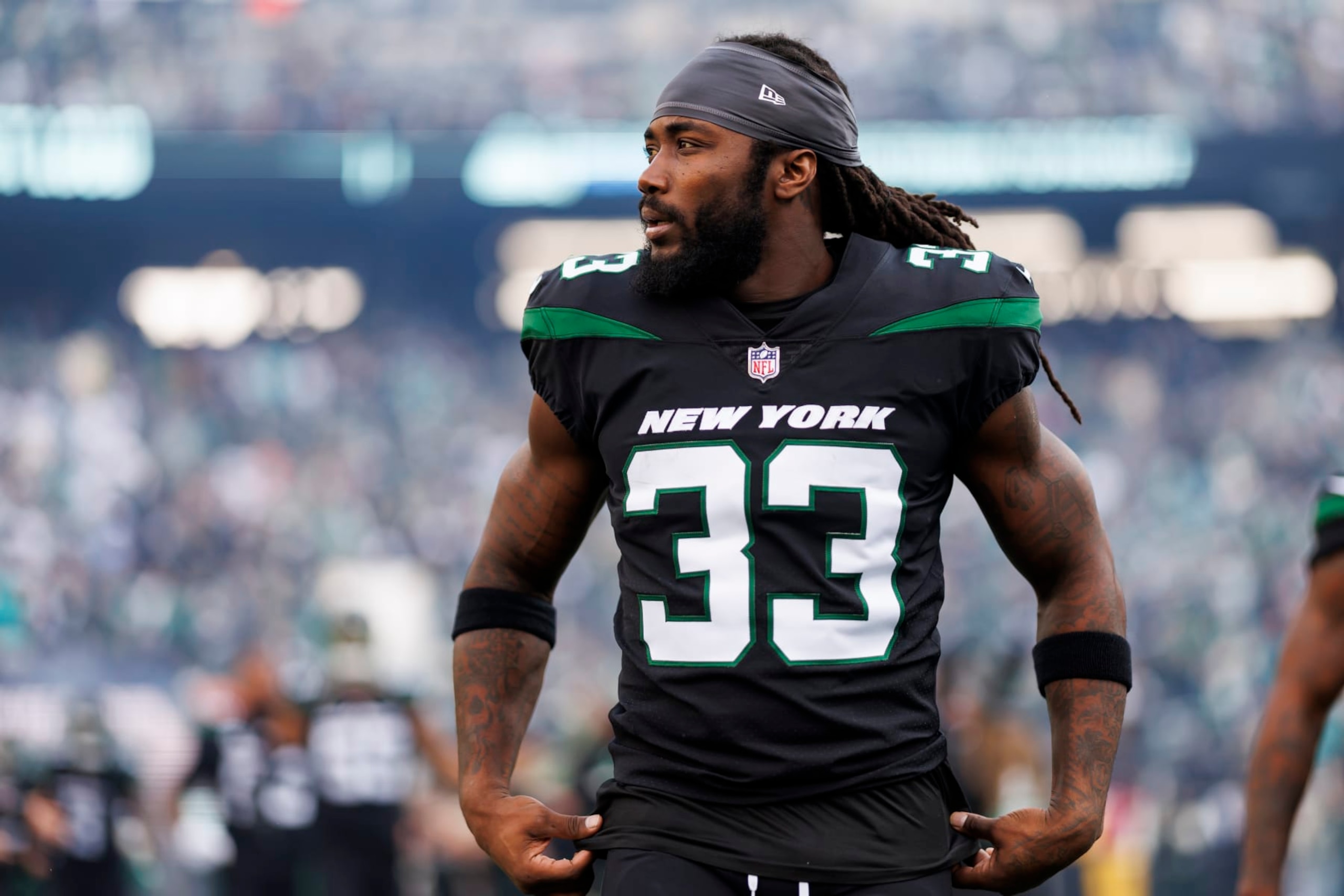 EAST RUTHERFORD, NEW JERSEY - NOVEMBER 24: Dalvin Cook #33 of the New York Jets runs onto the field during team entrances before an NFL football game against the Miami Dolphins at MetLife Stadium on November 24, 2023 in East Rutherford, New Jersey. (Photo by Ryan Kang/Getty Images) EAST RUTHERFORD, NEW JERSEY - NOVEMBER 24: Dalvin Cook #33 of the New York Jets runs onto the field during team entrances before an NFL football game against the Miami Dolphins at MetLife Stadium on November 24, 2023 in East Rutherford, New Jersey. (Photo by Ryan Kang/Getty Images)