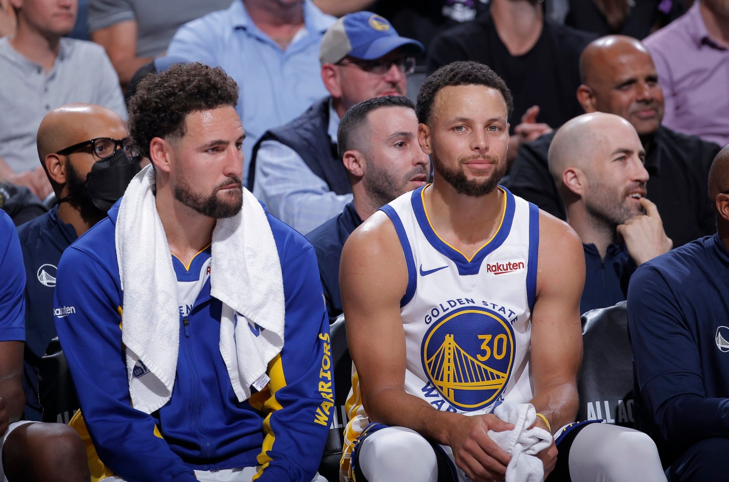 SACRAMENTO, CA - OCTOBER 27: Klay Thompson #11 and Stephen Curry #30 of the Golden State Warriors look on during the game against the Sacramento Kings on October 27, 2023 at Golden 1 Center in Sacramento, California. NOTE TO USER: User expressly acknowledges and agrees that, by downloading and or using this photograph, User is consenting to the terms and conditions of the Getty Images Agreement. Mandatory Copyright Notice: Copyright 2023 NBAE (Photo by Rocky Widner/NBAE via Getty Images)