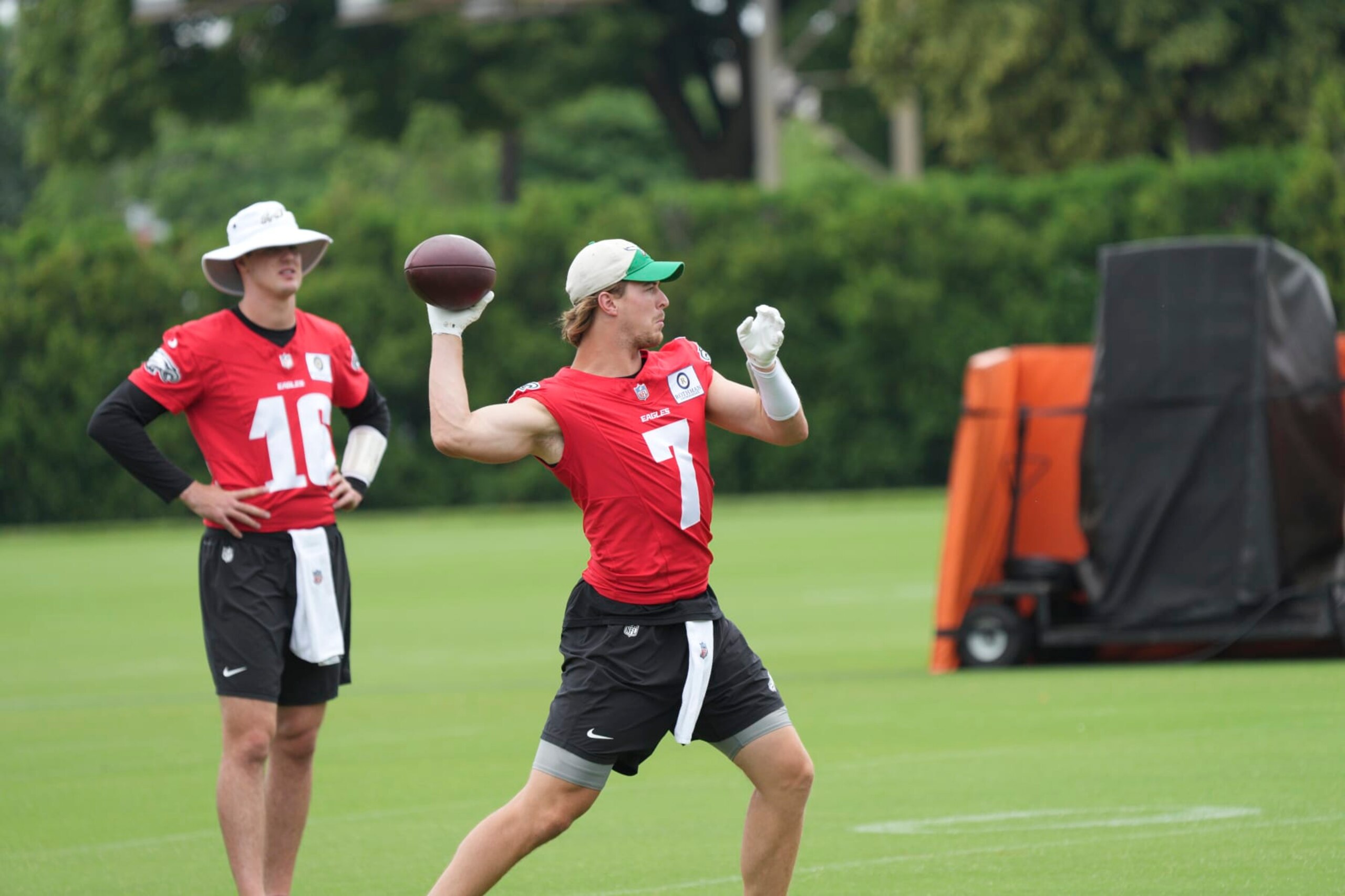 Philadelphia , PA - JUNE 06: Philadelphia Eagles quarterback Kenny Pickett (7) participates in Eagles mini camp on June 6, 2024 at the NovaCare Complex in Philadelphia. PA, (Photo by Andy Lewis/Icon Sportswire via Getty Images)