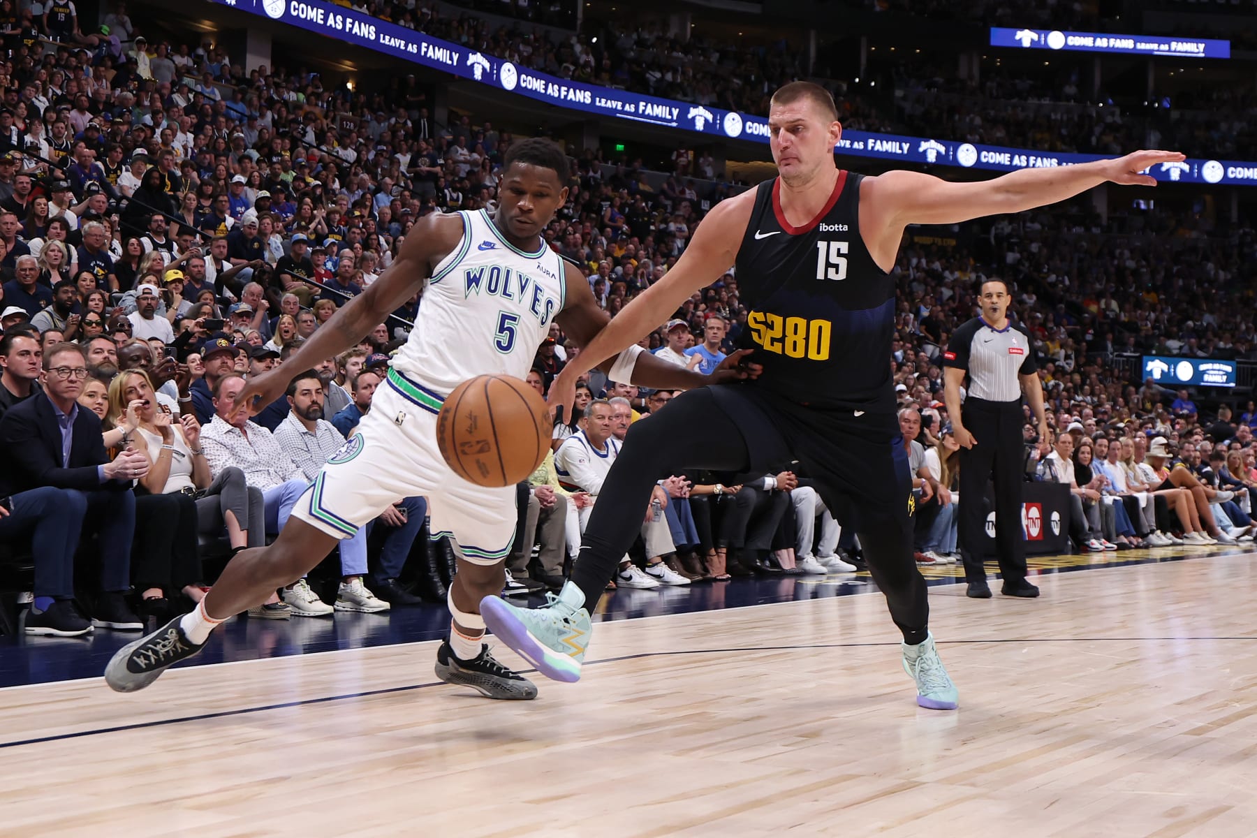 Anthony Edwards and Nikola JokiÄ