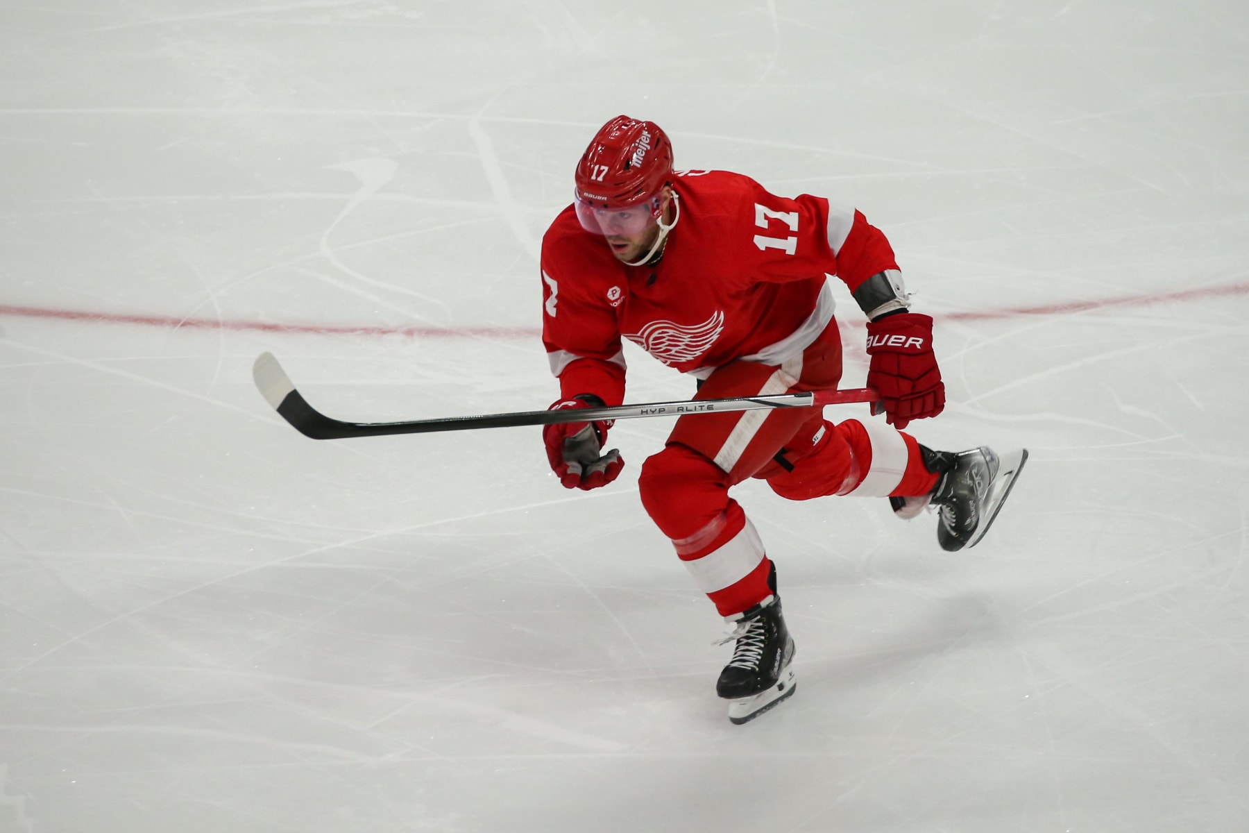 DETROIT, MI - FEBRUARY 29:  Detroit Red Wings forward Daniel Sprong (17) skates during an NHL regular season hockey game between the New York Islanders and the Detroit Red Wings on February 29, 2024 at Little Caesars Arena in Detroit, Michigan. (Photo by Scott W. Grau/Icon Sportswire via Getty Images)