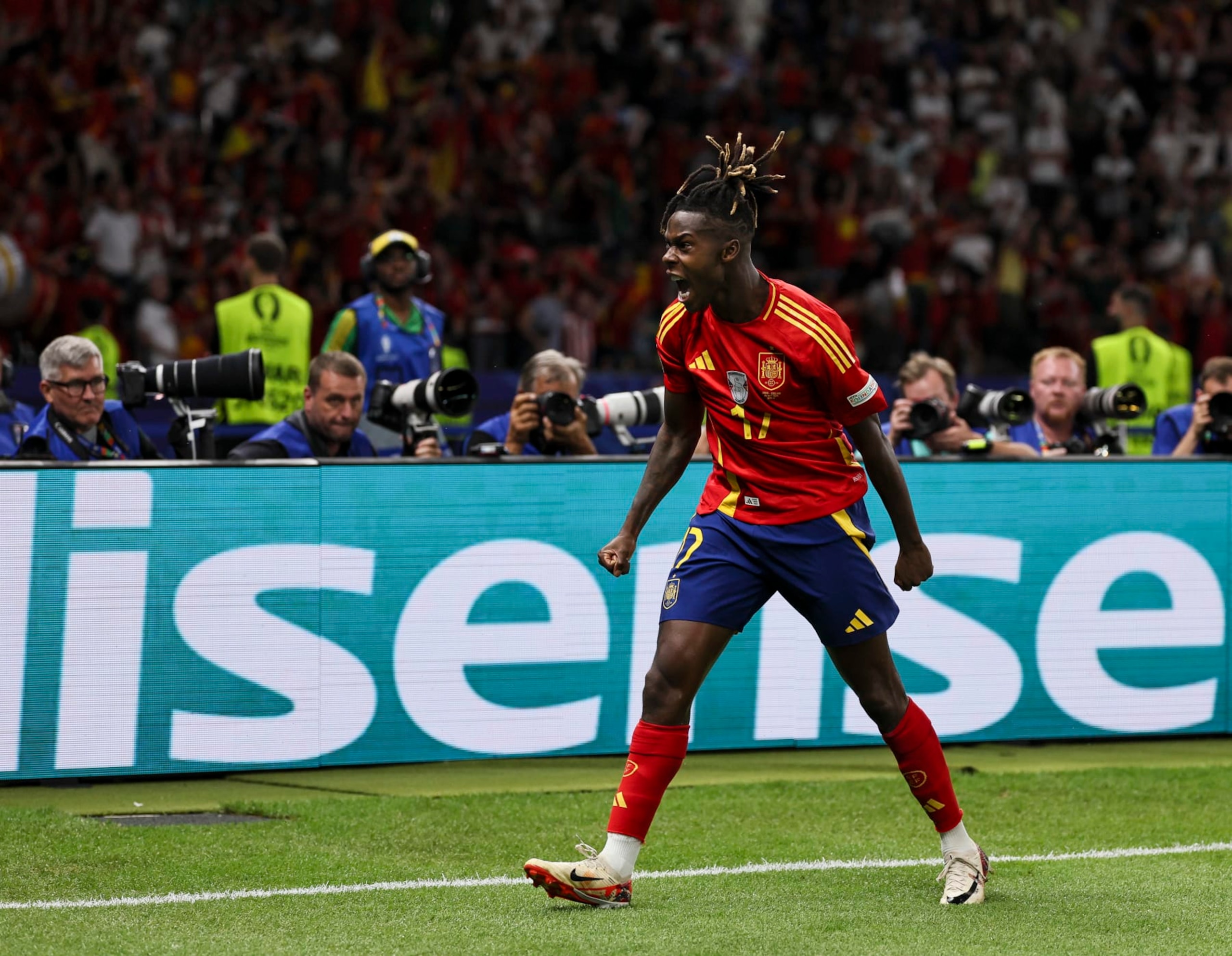 BERLIN, GERMANY - JULY 14: Nico Williams of Spain celebrates after scoring his sides first goal during the UEFA EURO 2024 final match between Spain and England at Olympiastadion on July 14, 2024 in Berlin, Germany. (Photo by Qian Jun/MB Media/Getty Images) BERLIN, GERMANY - JULY 14: Nico Williams of Spain celebrates after scoring his sides first goal during the UEFA EURO 2024 final match between Spain and England at Olympiastadion on July 14, 2024 in Berlin, Germany. (Photo by Qian Jun/MB Media/Getty Images)