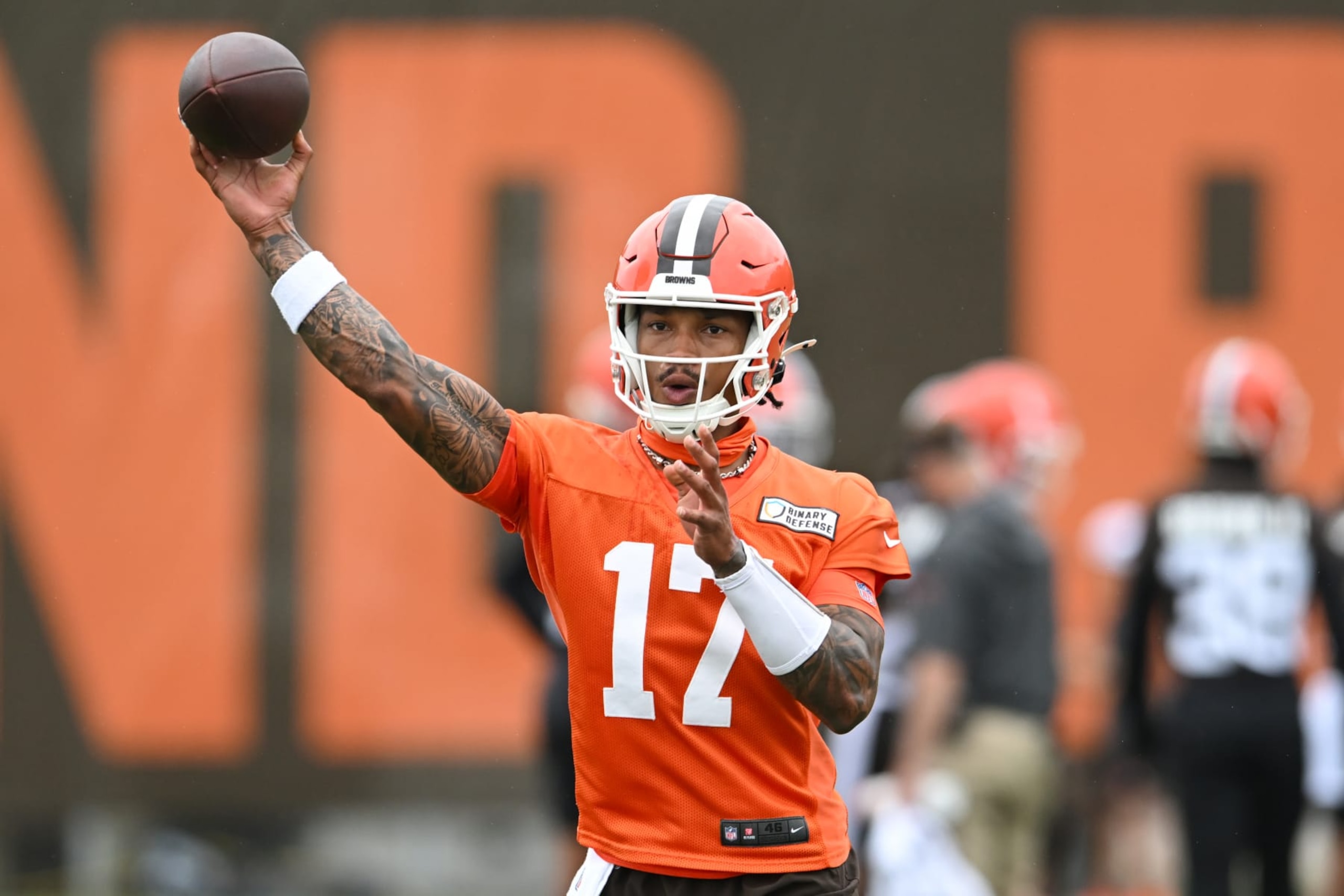 BEREA, OHIO - JUNE 05: Dorian Thompson-Robinson #17 of the Cleveland Browns throws a pass during an OTA offseason workout at their CrossCountry Mortgage Campus on June 5, 2024 in Berea, Ohio. (Photo by Nick Cammett/Getty Images)