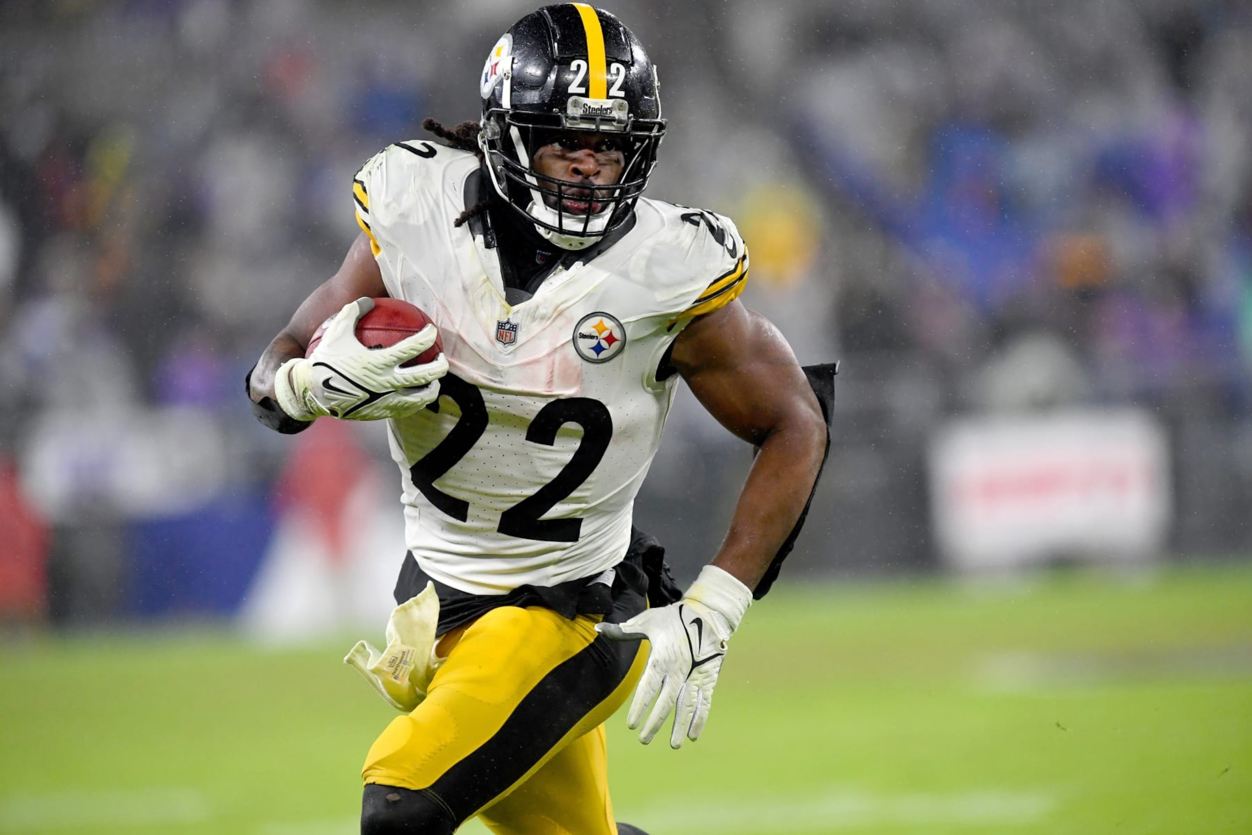 BALTIMORE, MD - JANUARY 06: Steelers running back Najee Harris (22) runs the ball near the Ravens goal line during the Pittsburgh Steelers versus Baltimore Ravens NFL game at M&T Bank Stadium on January 6, 2024 in Baltimore, MD. (Photo by Randy Litzinger/Icon Sportswire via Getty Images) BALTIMORE, MD - JANUARY 06: Steelers running back Najee Harris (22) runs the ball near the Ravens goal line during the Pittsburgh Steelers versus Baltimore Ravens NFL game at M&T Bank Stadium on January 6, 2024 in Baltimore, MD. (Photo by Randy Litzinger/Icon Sportswire via Getty Images)