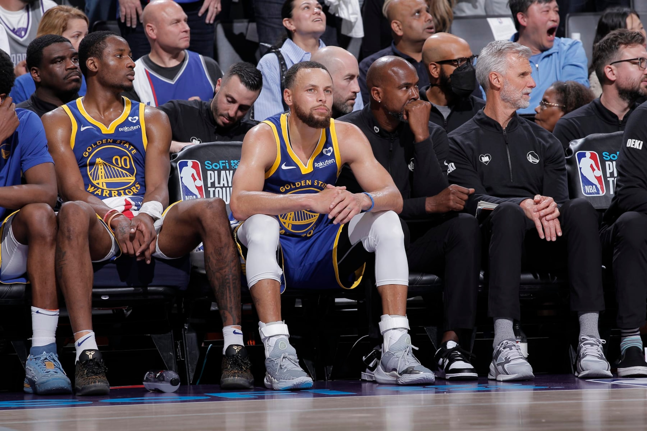 Jonathan Kuminga and Stephen Curry