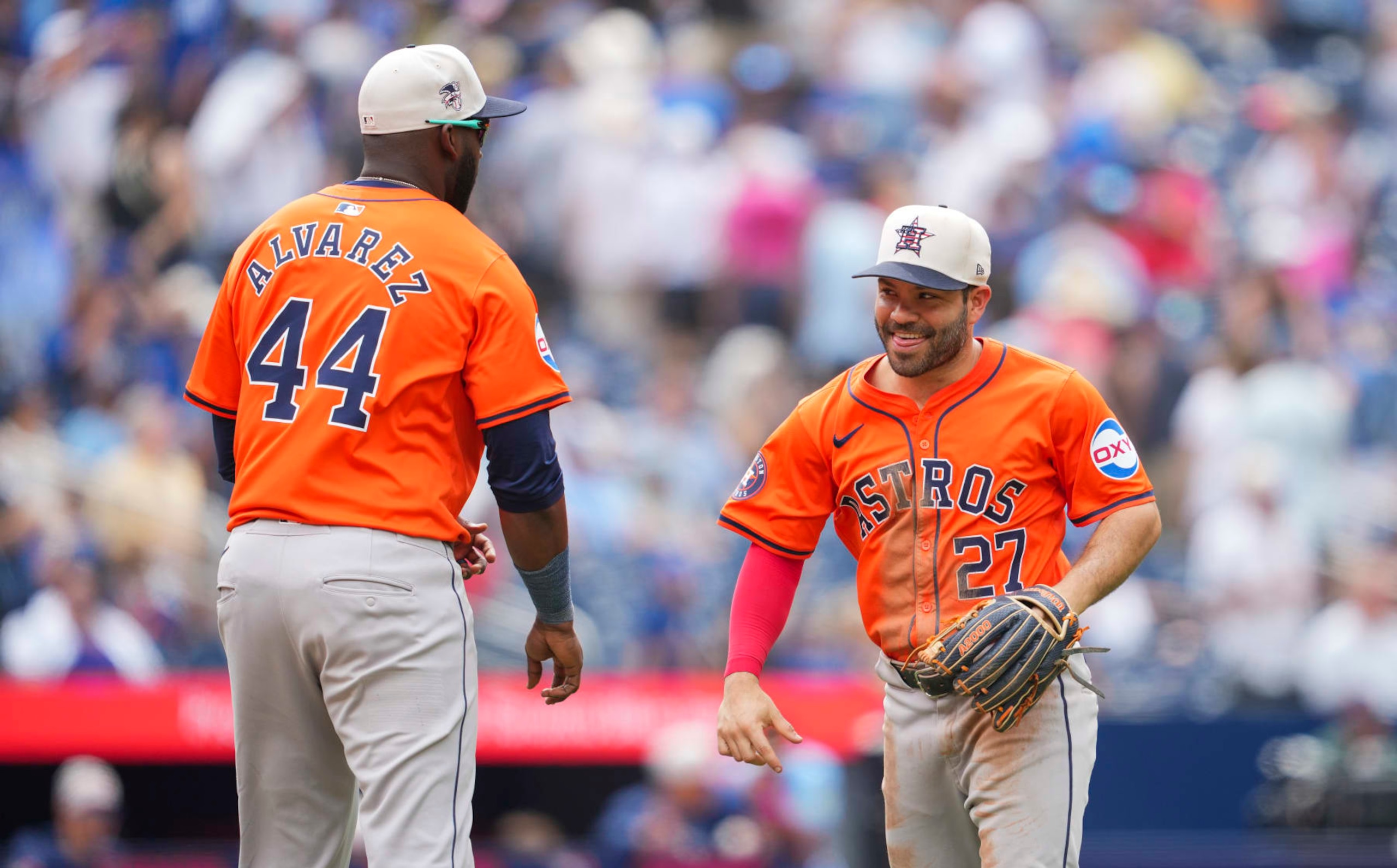 Yordan Alvarez (L) and Jose Altuve (R)