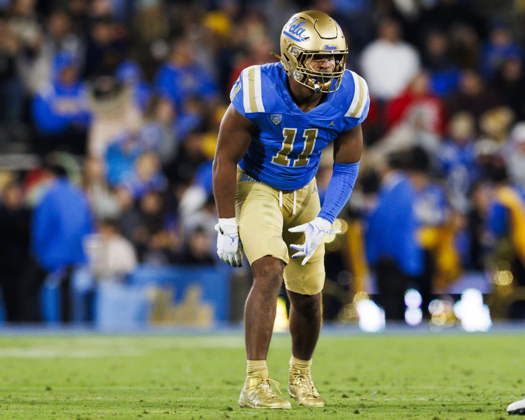 PASADENA, CA - NOVEMBER 25: UCLA Bruins defensive lineman Gabriel Murphy (11) in a defensive stance during a college football game against Cal Golden Bears on November 25, 2023 at Rose Bowl Stadium in Pasadena, CA. (Photo by Ric Tapia/Icon Sportswire via Getty Images)