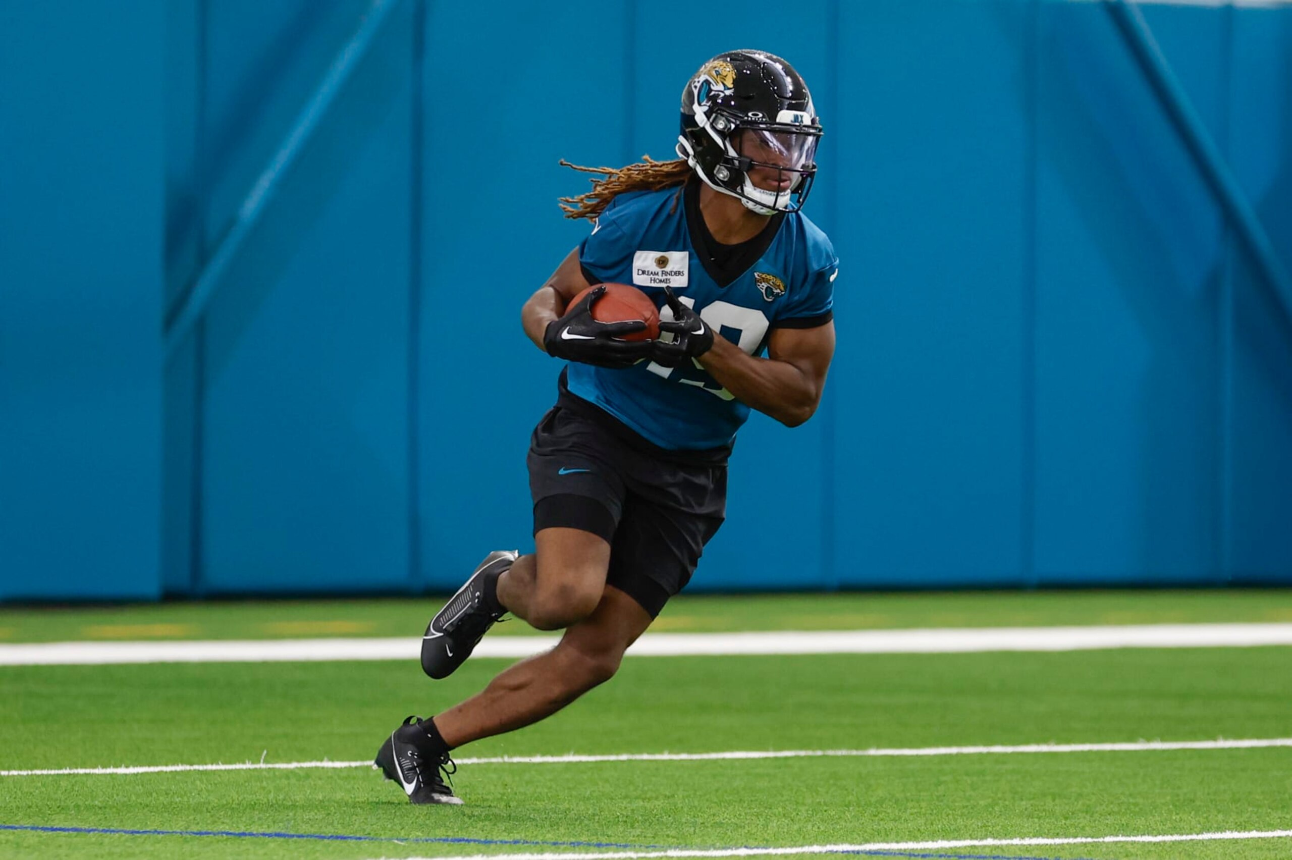 JACKSONVILLE, FL - MAY 20: Jacksonville Jaguars wide receiver Joshua Cephus (19) runs with the ball during the Jacksonville Jaguars OTA on May 20, 2024 at the Miller Electric Center in Jacksonville, Fl.(Photo by David Rosenblum/Icon Sportswire via Getty Images)