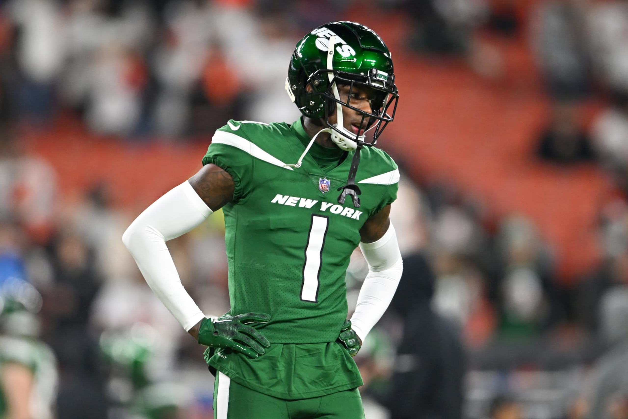 CLEVELAND, OHIO - DECEMBER 28: Sauce Gardner #1 of the New York Jets warms up prior to a game against the Cleveland Browns at Cleveland Browns Stadium on December 28, 2023 in Cleveland, Ohio. (Photo by Nick Cammett/Diamond Images via Getty Images)