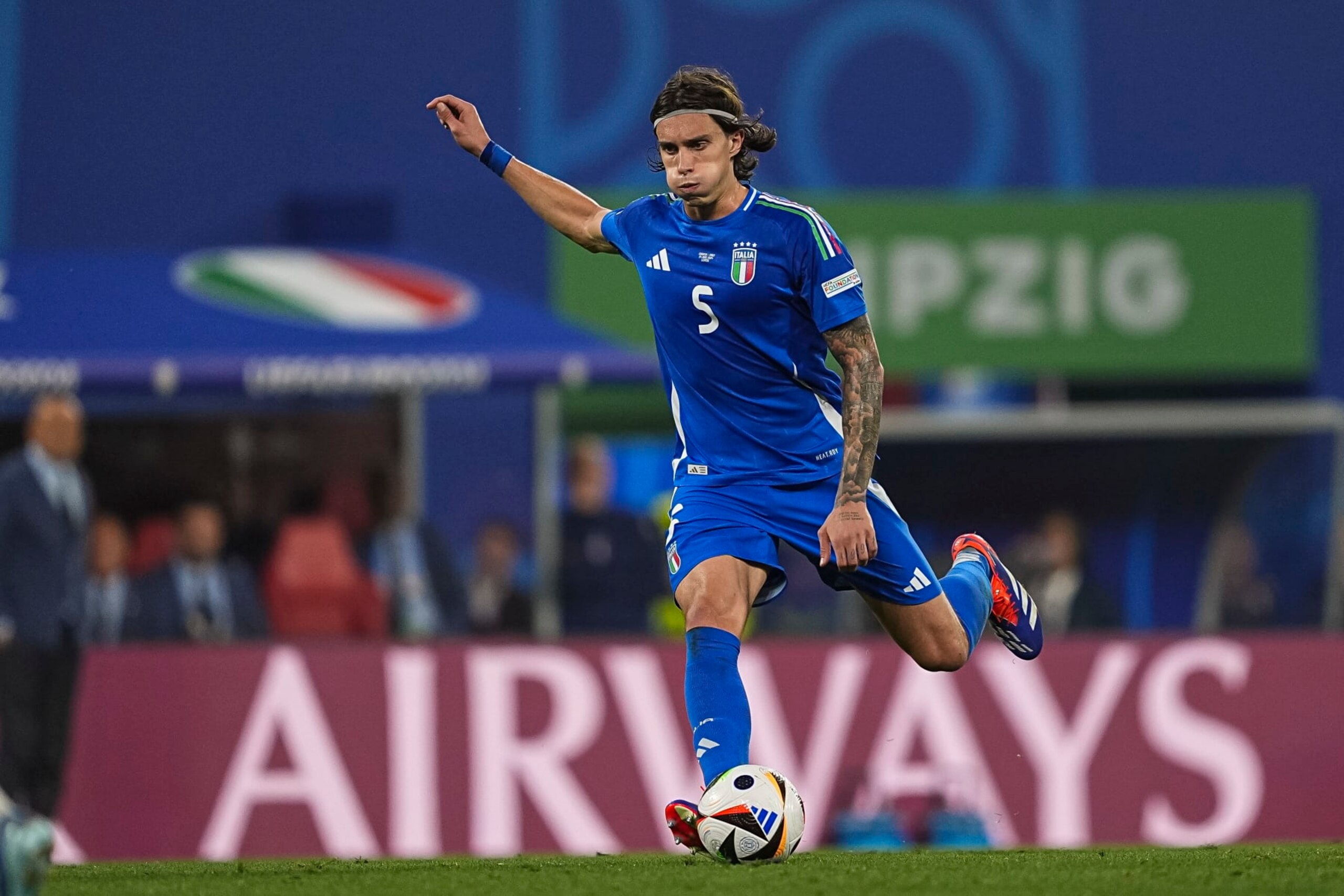 LEIPZIG, GERMANY - JUNE 24: Riccardo Calafiori of Italy attempts a kick during the UEFA EURO 2024 group stage match between Croatia and Italy at Football Stadium Leipzig on June 24, 2024 in Leipzig, Germany. (Photo by Daniela Porcelli/Eurasia Sport Images/Getty Images) LEIPZIG, GERMANY - JUNE 24: Riccardo Calafiori of Italy attempts a kick during the UEFA EURO 2024 group stage match between Croatia and Italy at Football Stadium Leipzig on June 24, 2024 in Leipzig, Germany. (Photo by Daniela Porcelli/Eurasia Sport Images/Getty Images)