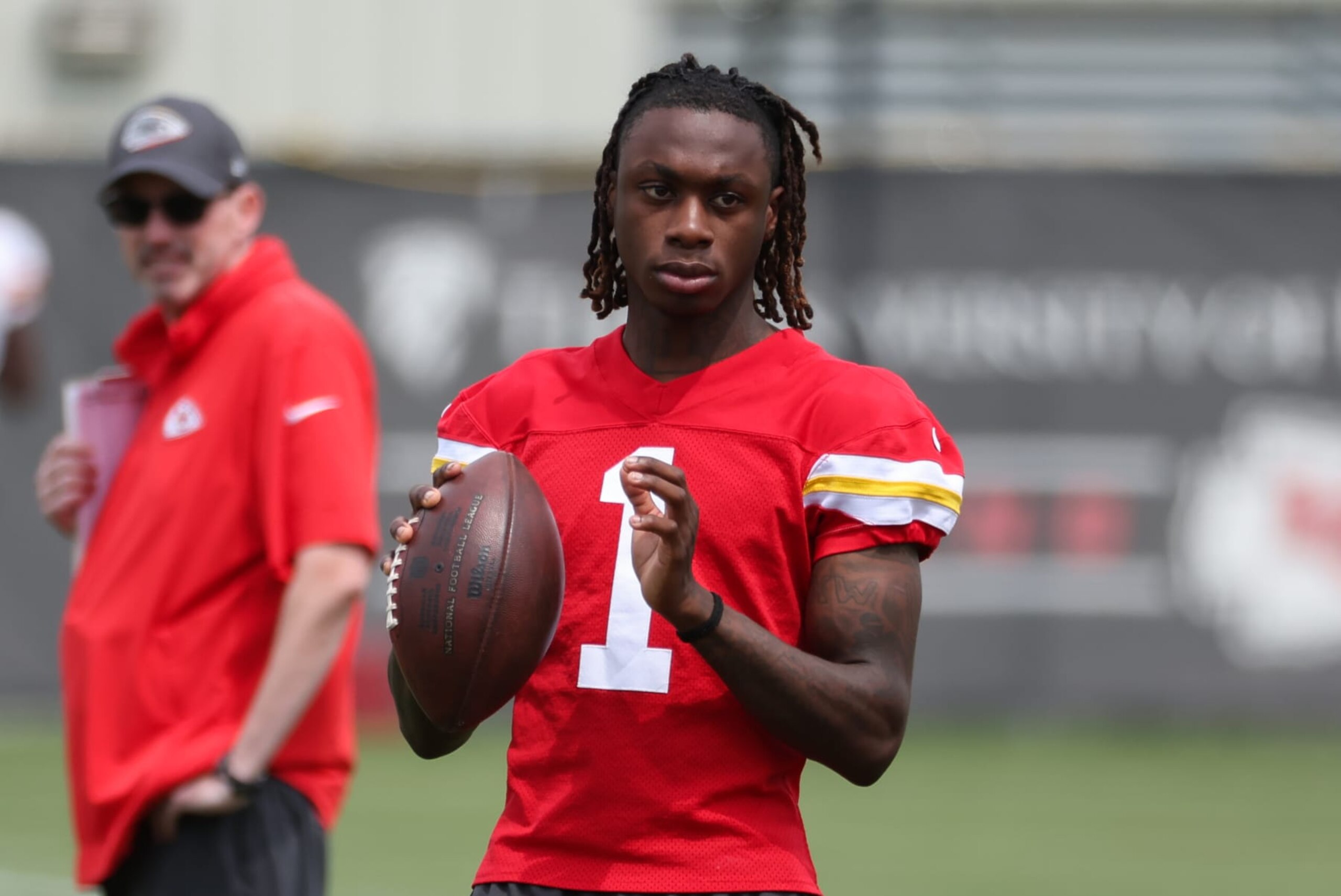 KANSAS CITY, MO - MAY 30: Kansas City Chiefs wide receiver Xavier Worthy (1) during OTA's on May 30, 2024 at the Chiefs practice facility in Kansas City, MO. (Photo by Scott Winters/Icon Sportswire via Getty Images)