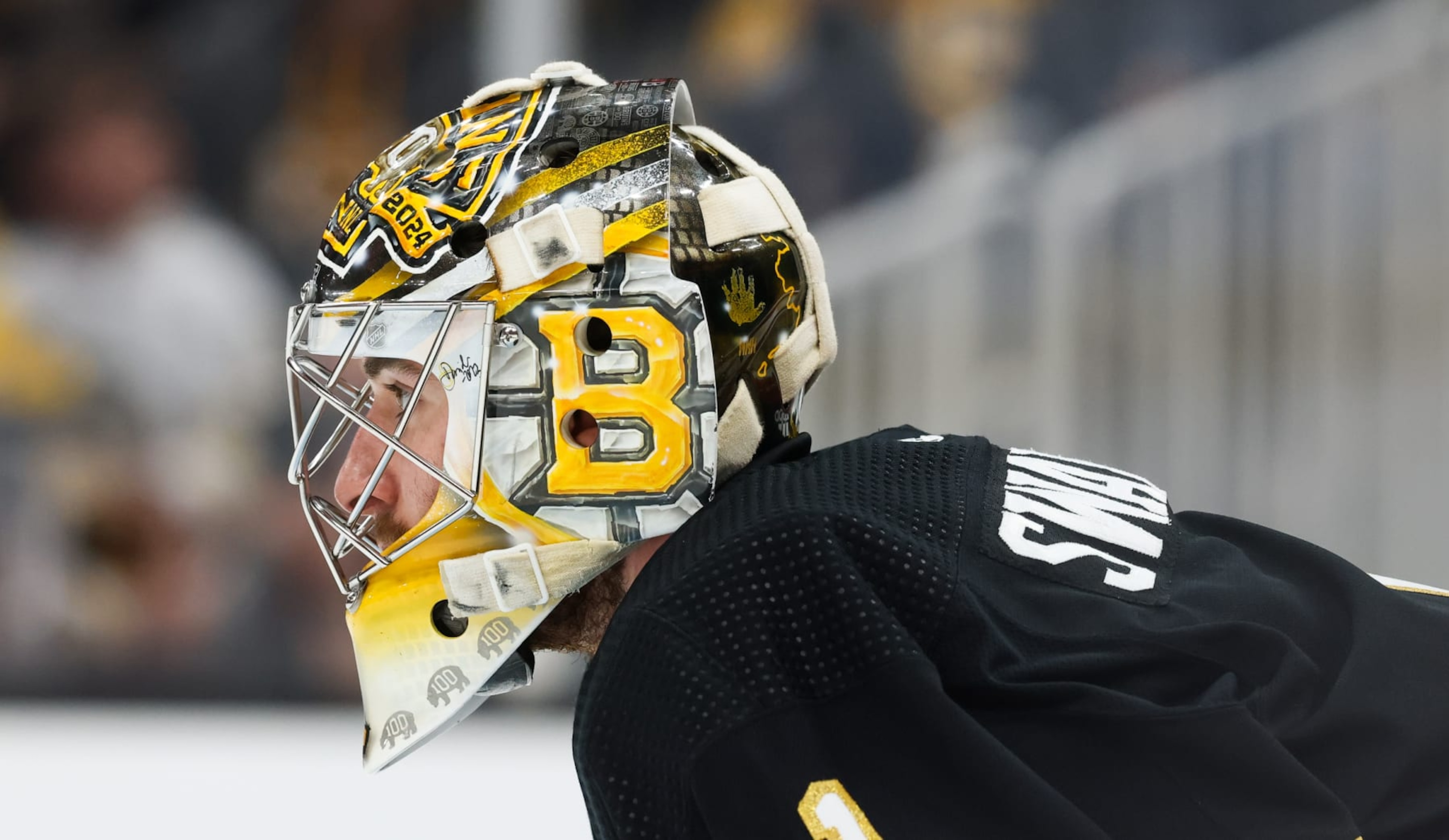 BOSTON, MASSACHUSETTS - MAY 17: Jeremy Swayman #1 of the Boston Bruins tends goal against the Florida Panthers during the second period in Game Six of the Second Round of the 2024 Stanley Cup Playoffs at the TD Garden on May 17, 2024 in Boston, Massachusetts. The Panthers won 2-1 to advance to the Eastern Conference final. (Photo by Richard T Gagnon/Getty Images) BOSTON, MASSACHUSETTS - MAY 17: Jeremy Swayman #1 of the Boston Bruins tends goal against the Florida Panthers during the second period in Game Six of the Second Round of the 2024 Stanley Cup Playoffs at the TD Garden on May 17, 2024 in Boston, Massachusetts. The Panthers won 2-1 to advance to the Eastern Conference final. (Photo by Richard T Gagnon/Getty Images)