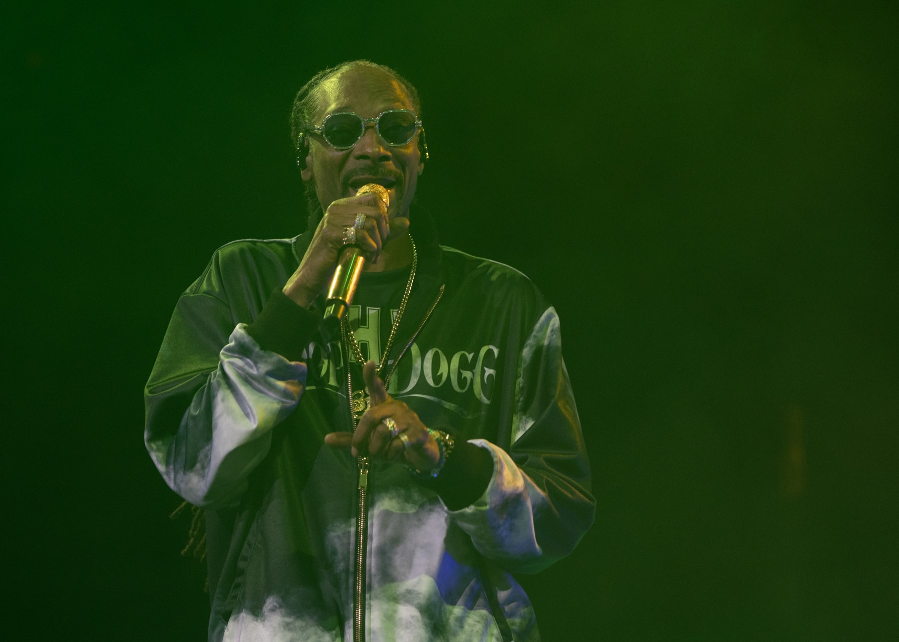 VANCOUVER, BRITISH COLUMBIA - JUNE 25: Snoop Dogg performs on stage during his 'Cali to Canada Tour' at Rogers Arena on June 25, 2024 in Vancouver, British Columbia, Canada. (Photo by Andrew Chin/Getty Images)