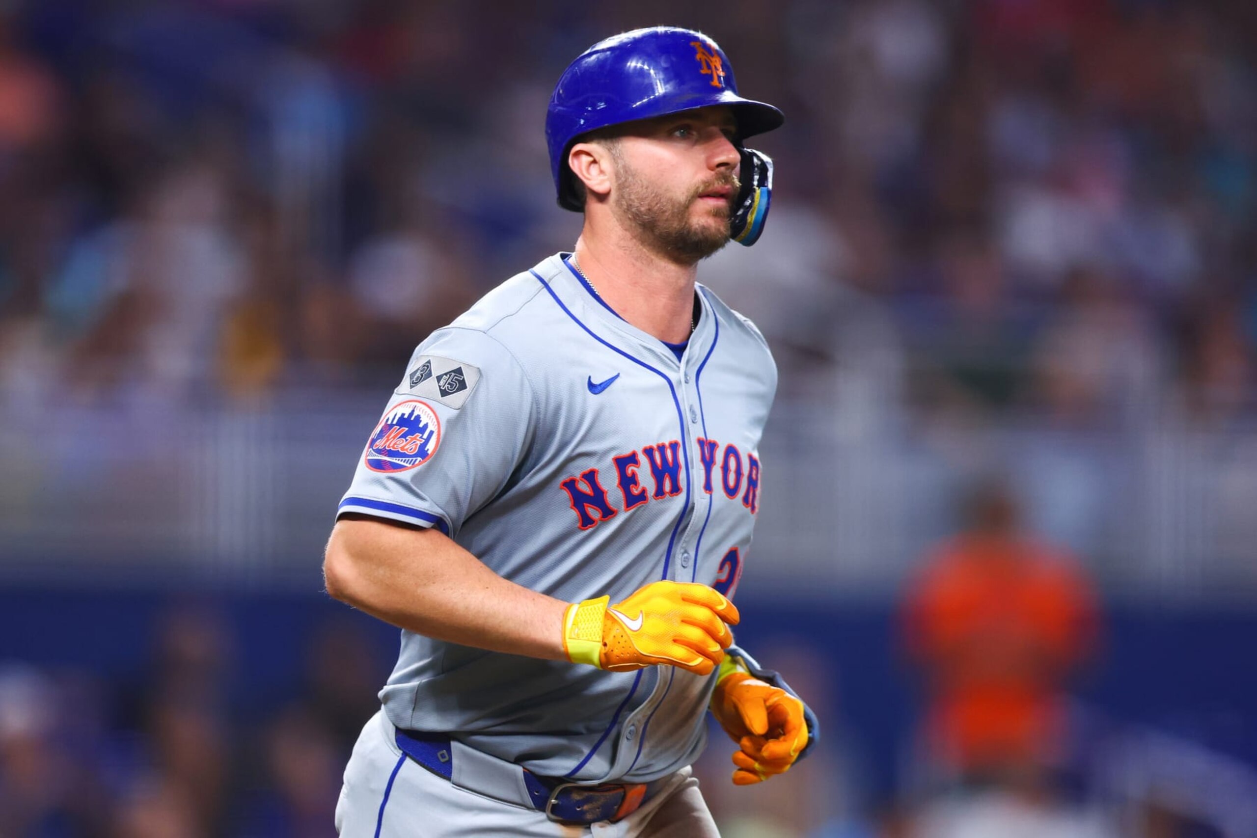 MIAMI, FLORIDA - JULY 20: Pete Alonso #20 of the New York Mets runs to first base against the Miami Marlins during the eighth inning of the game at loanDepot park on July 20, 2024 in Miami, Florida. (Photo by Megan Briggs/Getty Images)