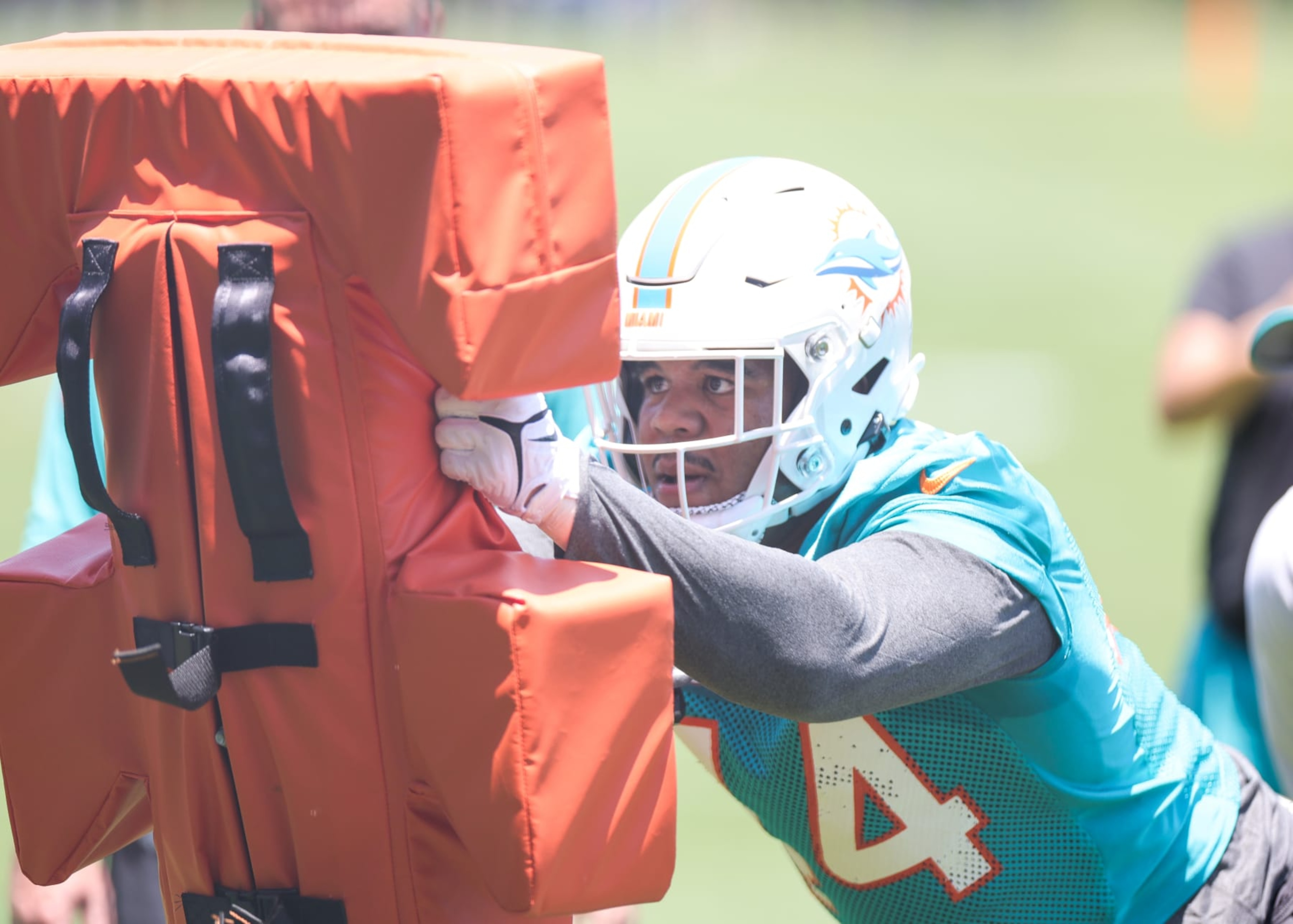 MIAMI GARDENS, FLORIDA - MAY 10: Chop Robinson #44 of the Miami Dolphins participates in rookie minicamp on May 10, 2024 in Miami Gardens, Florida. (Photo by Carmen Mandato/Getty Images) MIAMI GARDENS, FLORIDA - MAY 10: Chop Robinson #44 of the Miami Dolphins participates in rookie minicamp on May 10, 2024 in Miami Gardens, Florida. (Photo by Carmen Mandato/Getty Images)