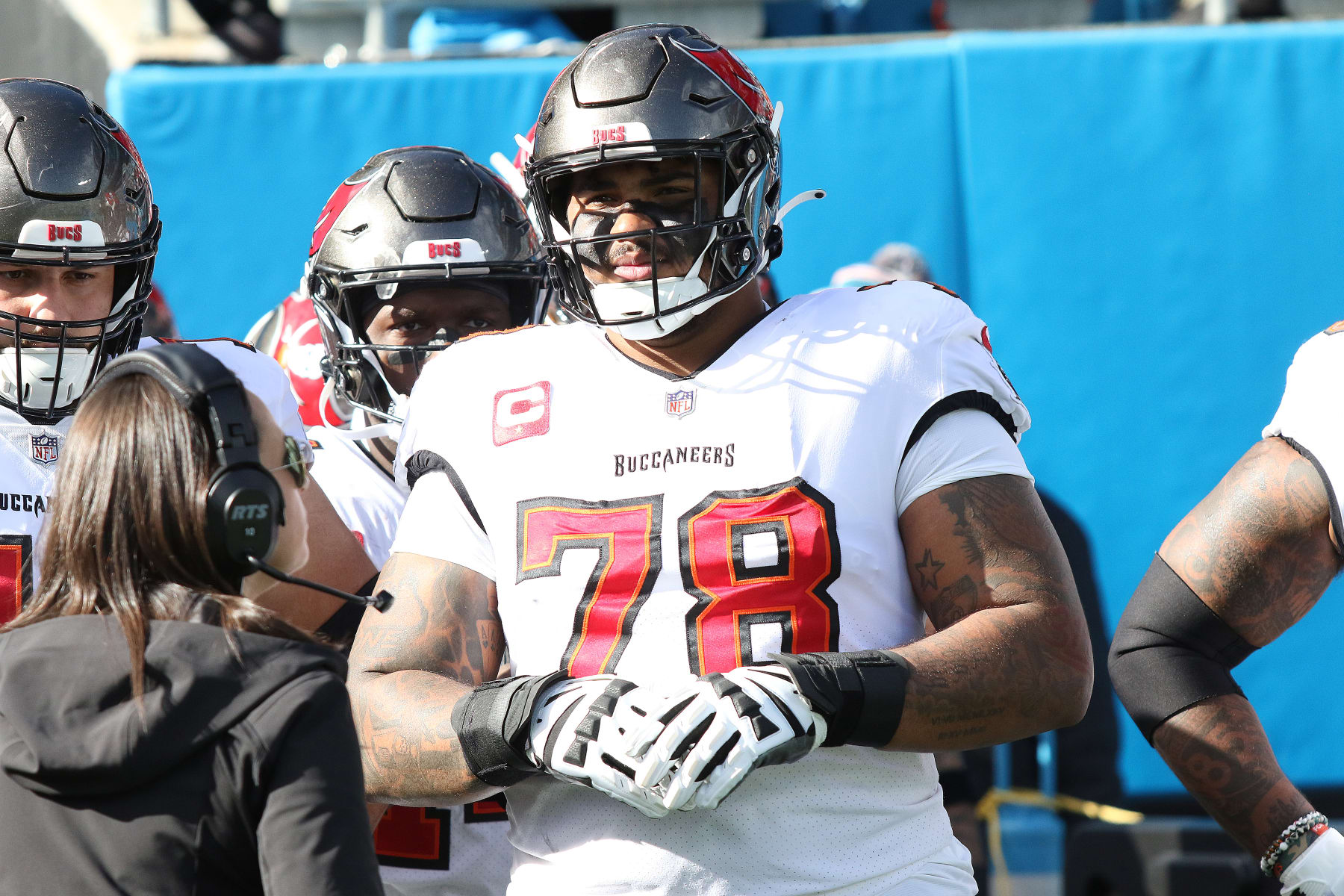 CHARLOTTE, NC - JANUARY 07: Tampa Bay Buccaneers offensive tackle Tristan Wirfs (78) during an NFL football game between the Tampa Bay Buccaneers and the Carolina Panthers on January 7, 2024 at Bank of America Stadium in Charlotte, N.C. (Photo by John Byrum/Icon Sportswire via Getty Images)