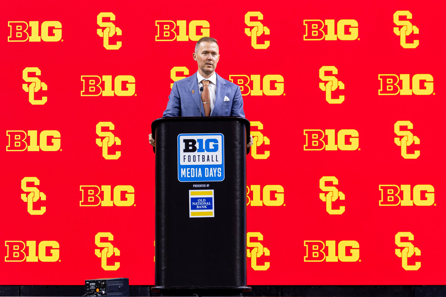 INDIANAPOLIS, INDIANA - JULY 24: Head coach Lincoln Riley of the USC Trojans speaks to the media during Big Ten football media days at Lucas Oil Stadium on July 24, 2024 in Indianapolis, Indiana. (Photo by Michael Hickey/Getty Images) INDIANAPOLIS, INDIANA - JULY 24: Head coach Lincoln Riley of the USC Trojans speaks to the media during Big Ten football media days at Lucas Oil Stadium on July 24, 2024 in Indianapolis, Indiana. (Photo by Michael Hickey/Getty Images)