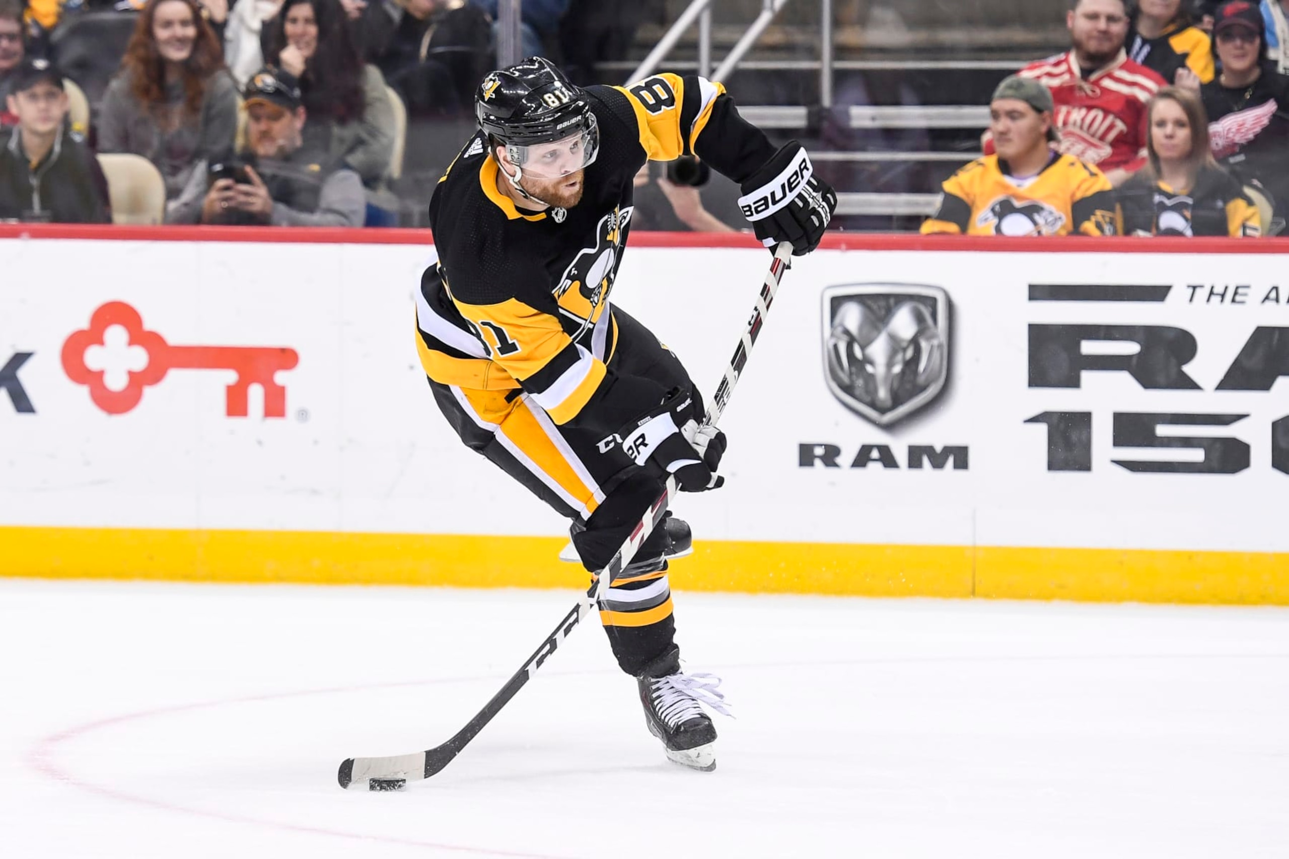 PITTSBURGH, PA - APRIL 04: Pittsburgh Penguins Right Wing Phil Kessel (81) shoots the puck during the second period in the NHL game between the Pittsburgh Penguins and the Detroit Red Wings on April 4, 2019, at PPG Paints Arena in Pittsburgh, PA. (Photo by Jeanine Leech/Icon Sportswire via Getty Images)