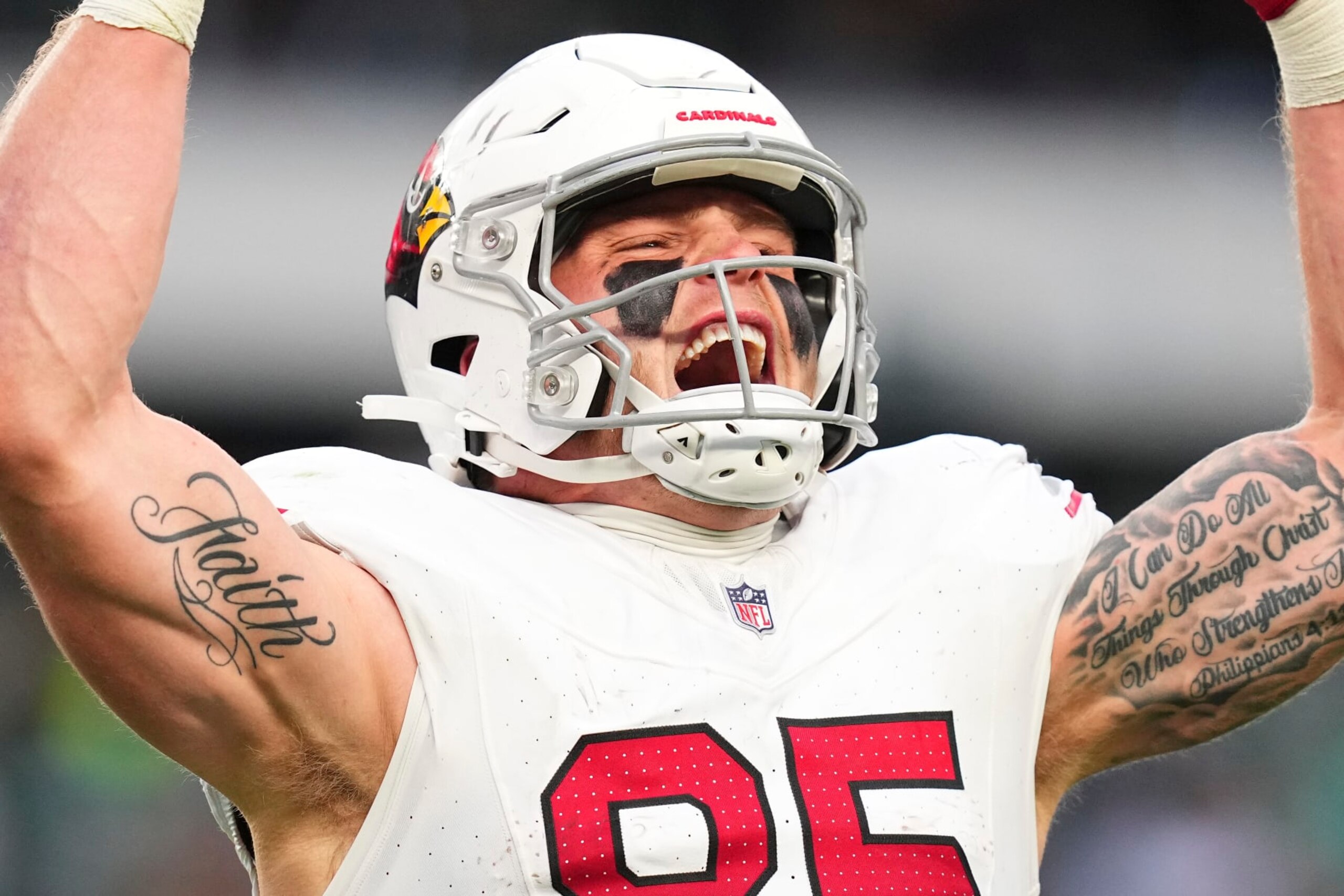PHILADELPHIA, PENNSYLVANIA - DECEMBER 31: Trey McBride #85 of the Arizona Cardinals reacts against the Philadelphia Eagles at Lincoln Financial Field on December 31, 2023 in Philadelphia, Pennsylvania. (Photo by Mitchell Leff/Getty Images) PHILADELPHIA, PENNSYLVANIA - DECEMBER 31: Trey McBride #85 of the Arizona Cardinals reacts against the Philadelphia Eagles at Lincoln Financial Field on December 31, 2023 in Philadelphia, Pennsylvania. (Photo by Mitchell Leff/Getty Images)