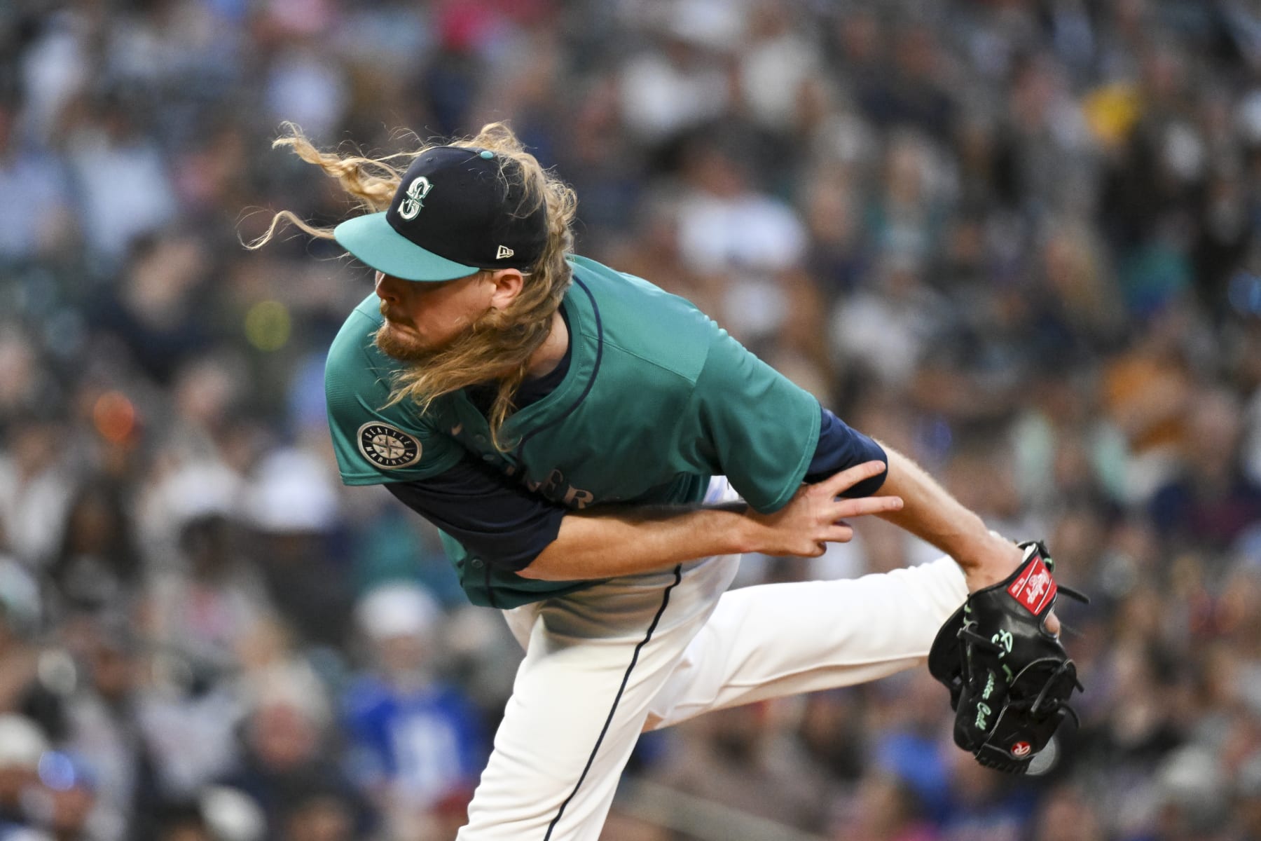 SEATTLE, WASHINGTON - JULY 20: Ryne Stanek #45 of the Seattle Mariners throws a pitch during the seventh inning against the Houston Astros at T-Mobile Park on July 20, 2024 in Seattle, Washington. (Photo by Alika Jenner/Getty Images)