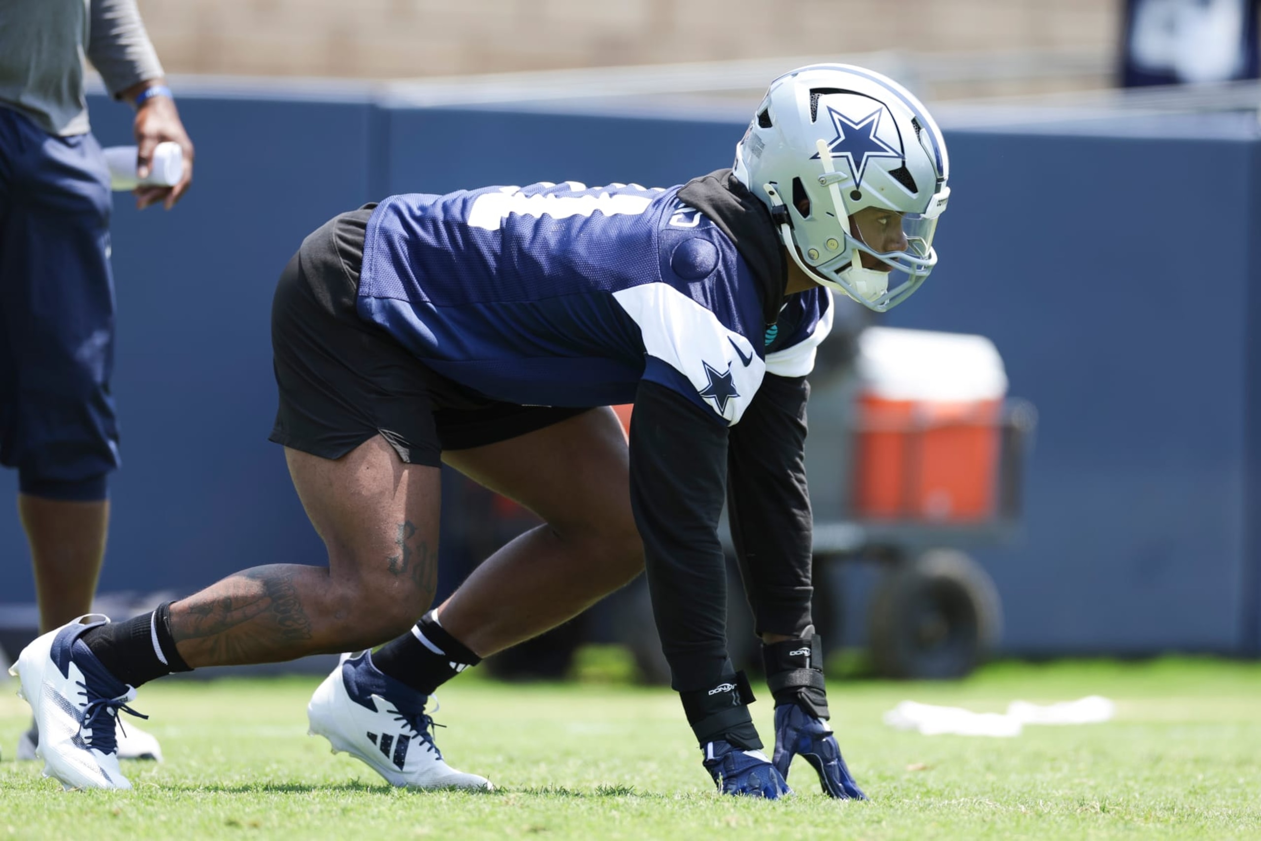 OXNARD, CA - JULY 25: Dallas Cowboys linebacker Micah Parsons (11) participates in a drill during the team's training camp at River Ridge Playing Fields on July 25, 2024 in Oxnard, CA. (Photo by Brandon Sloter/Icon Sportswire via Getty Images)