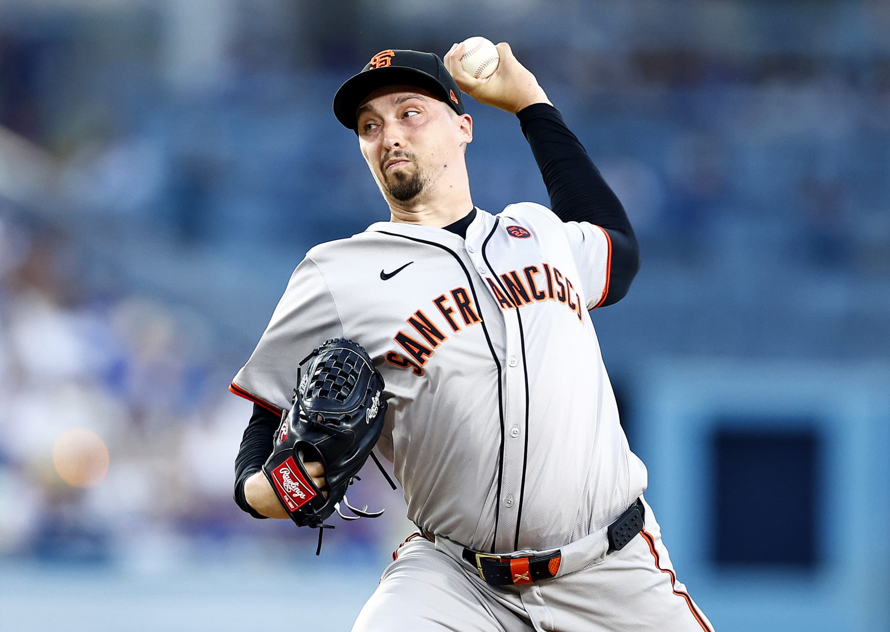 LOS ANGELES, CALIFORNIA - JULY 22: Blake Snell #7 of the San Francisco Giants throws against the Los Angeles Dodgers in the second inning at Dodger Stadium on July 22, 2024 in Los Angeles, California. (Photo by Ronald Martinez/Getty Images)