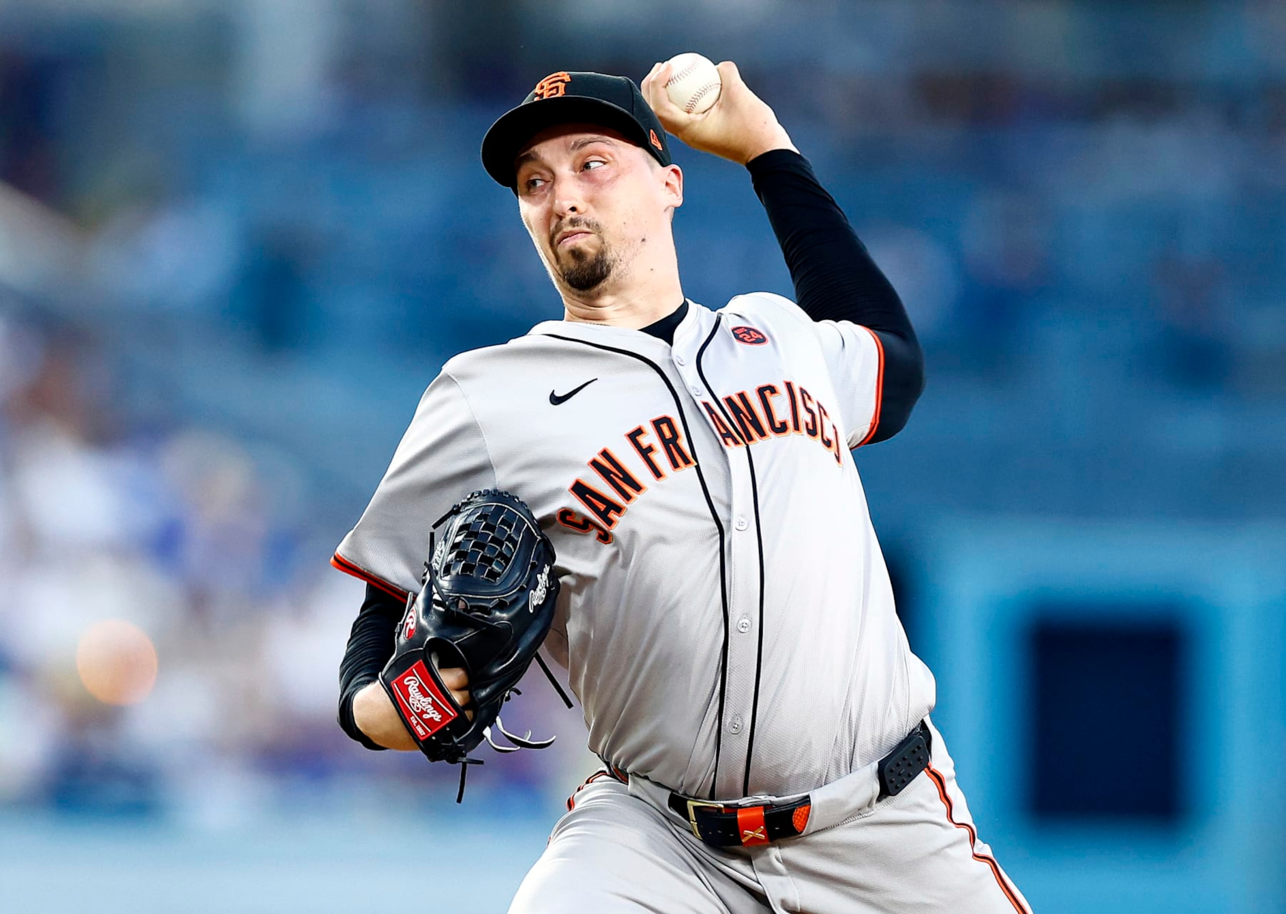 LOS ANGELES, CALIFORNIA - JULY 22: Blake Snell #7 of the San Francisco Giants throws against the Los Angeles Dodgers in the second inning at Dodger Stadium on July 22, 2024 in Los Angeles, California. (Photo by Ronald Martinez/Getty Images)