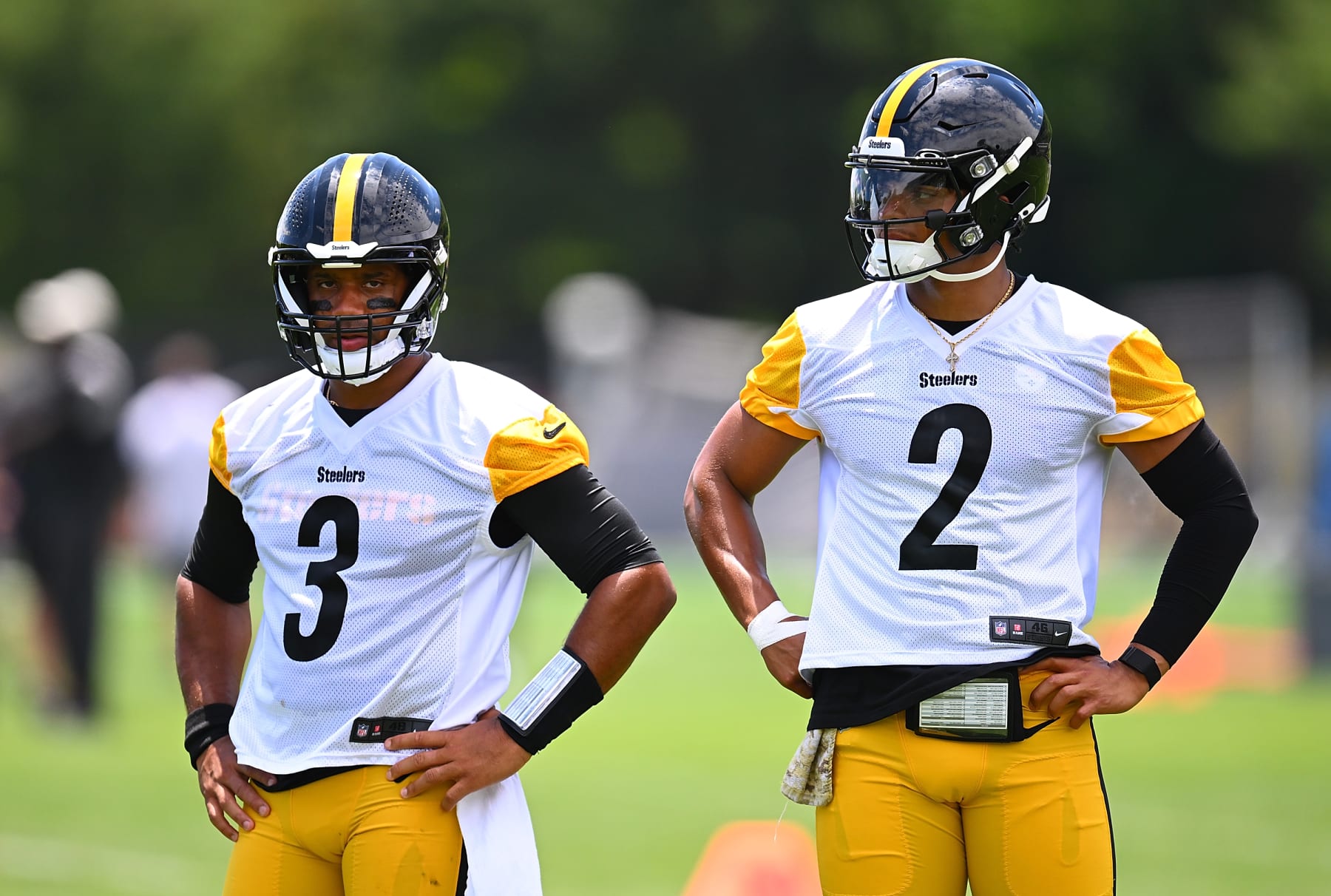 Steelers QBs Russell Wilson (left) and Justin Fields (right) 